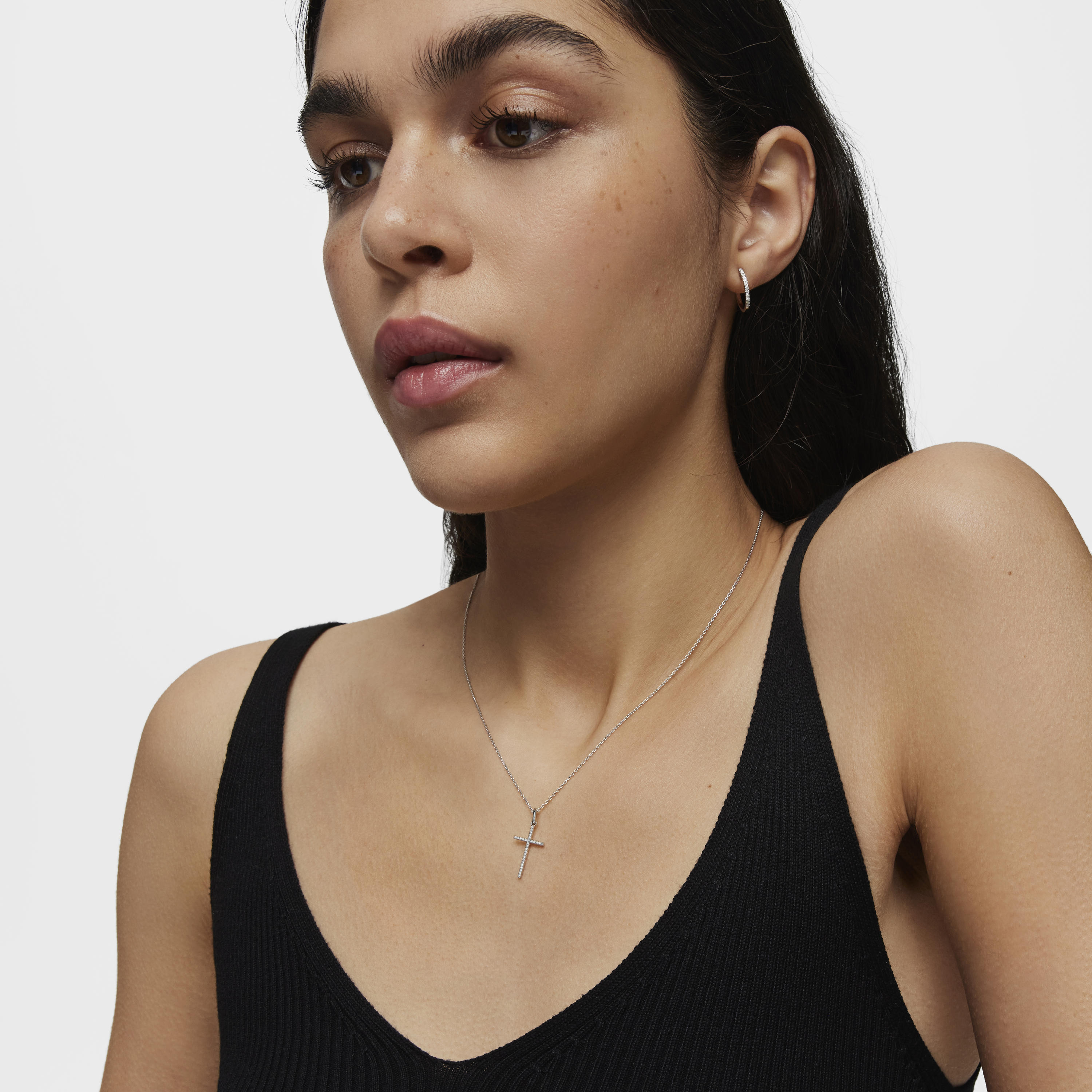 18K white gold and diamonds cross Pendant Basics