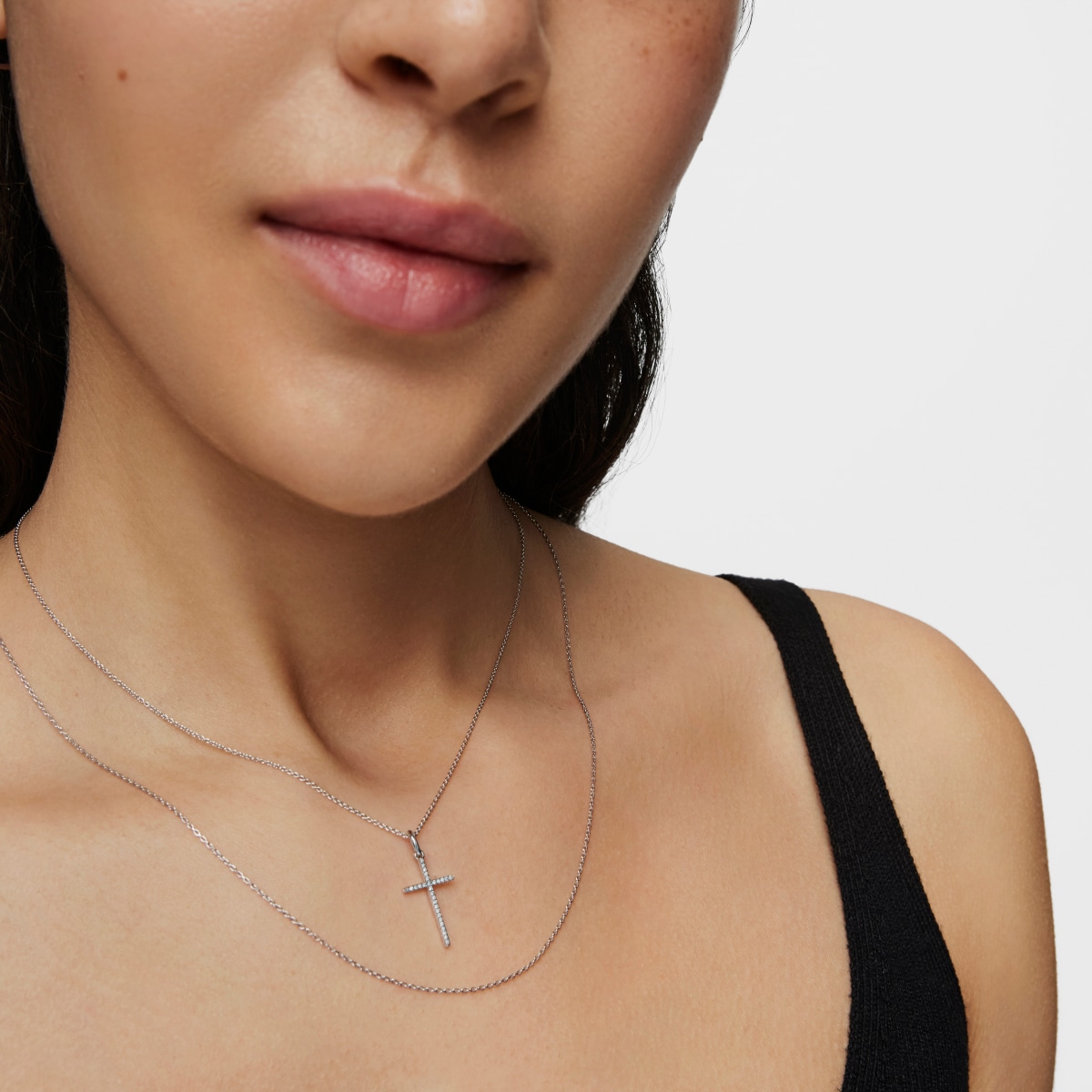 White gold and diamonds cross Pendant Basics