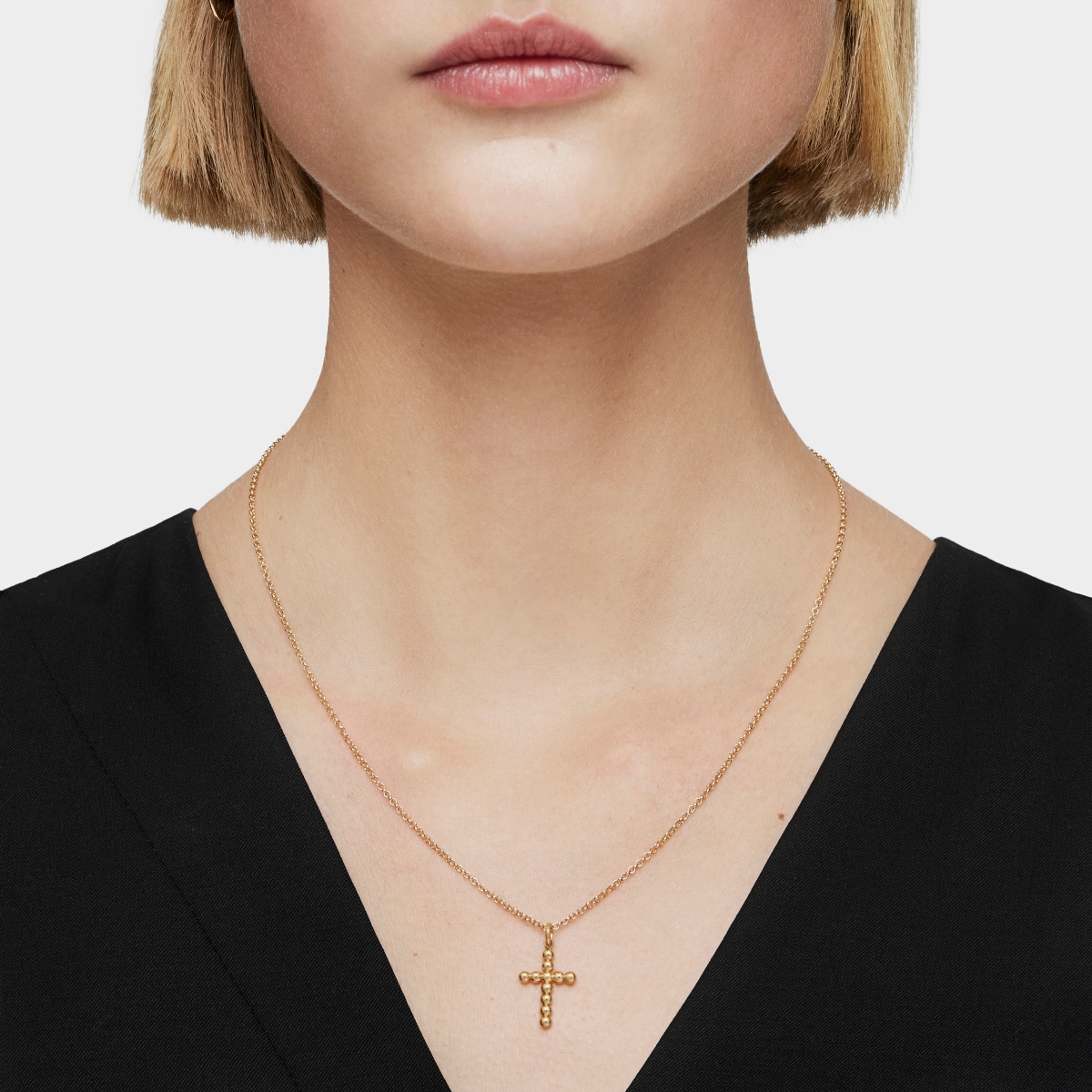 Medium gold cross-motif Pendant Basics