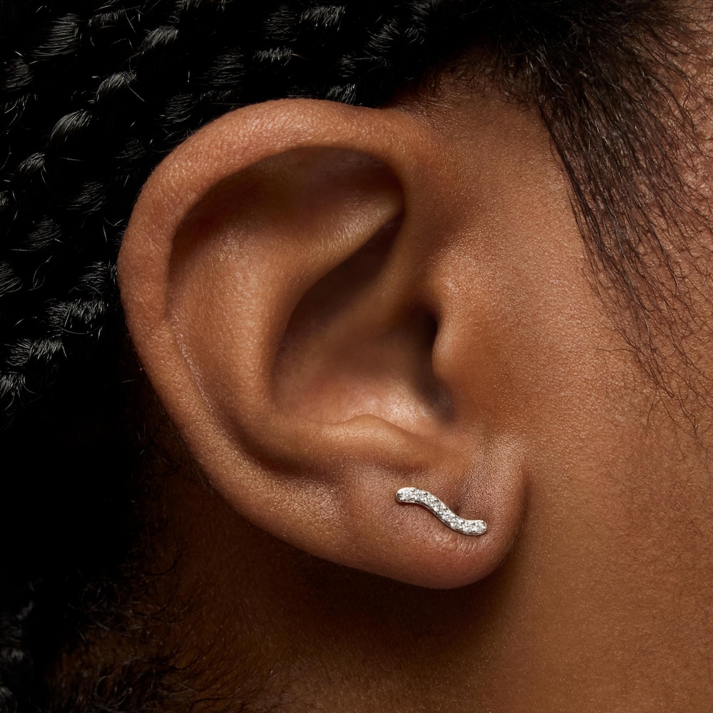 Pendientes tira de oro y diamantes 0,09 ct Les Classiques image number 5