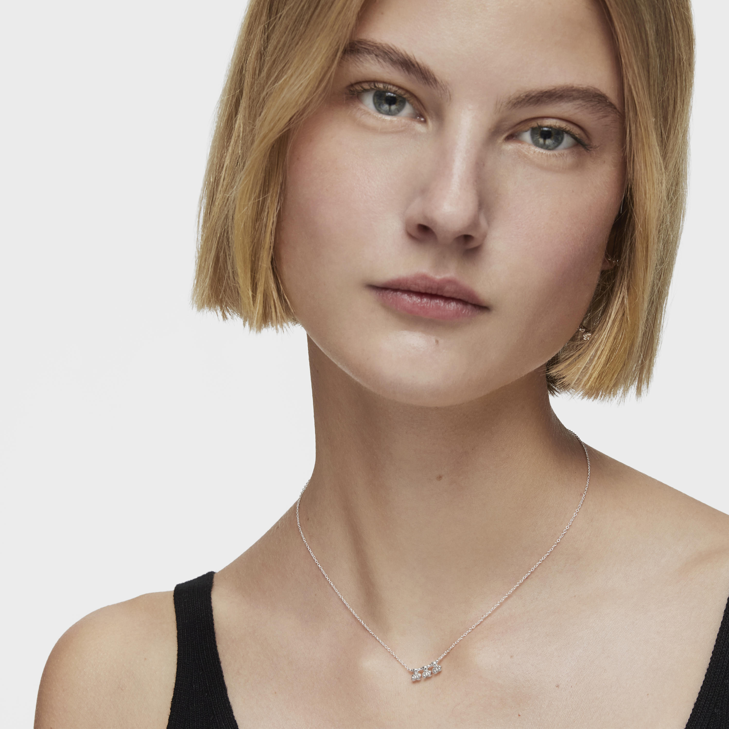 Bold Bear silver Choker with charm