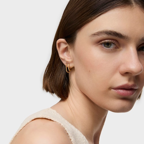 Basics 13 mm single Hoop earring with 18kt gold plating over silver