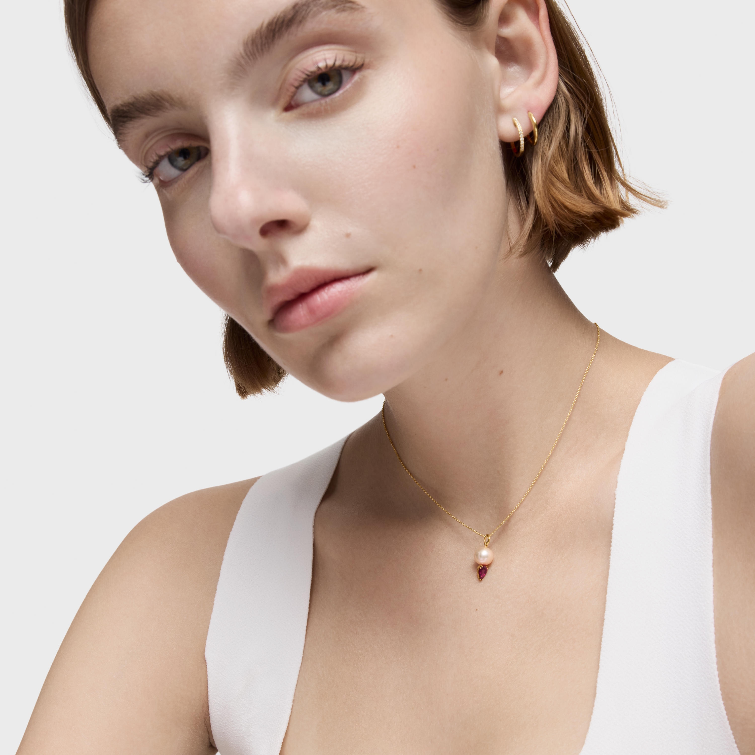 18K solid gold Pendant with rhodolite and cultured pearl Ivette