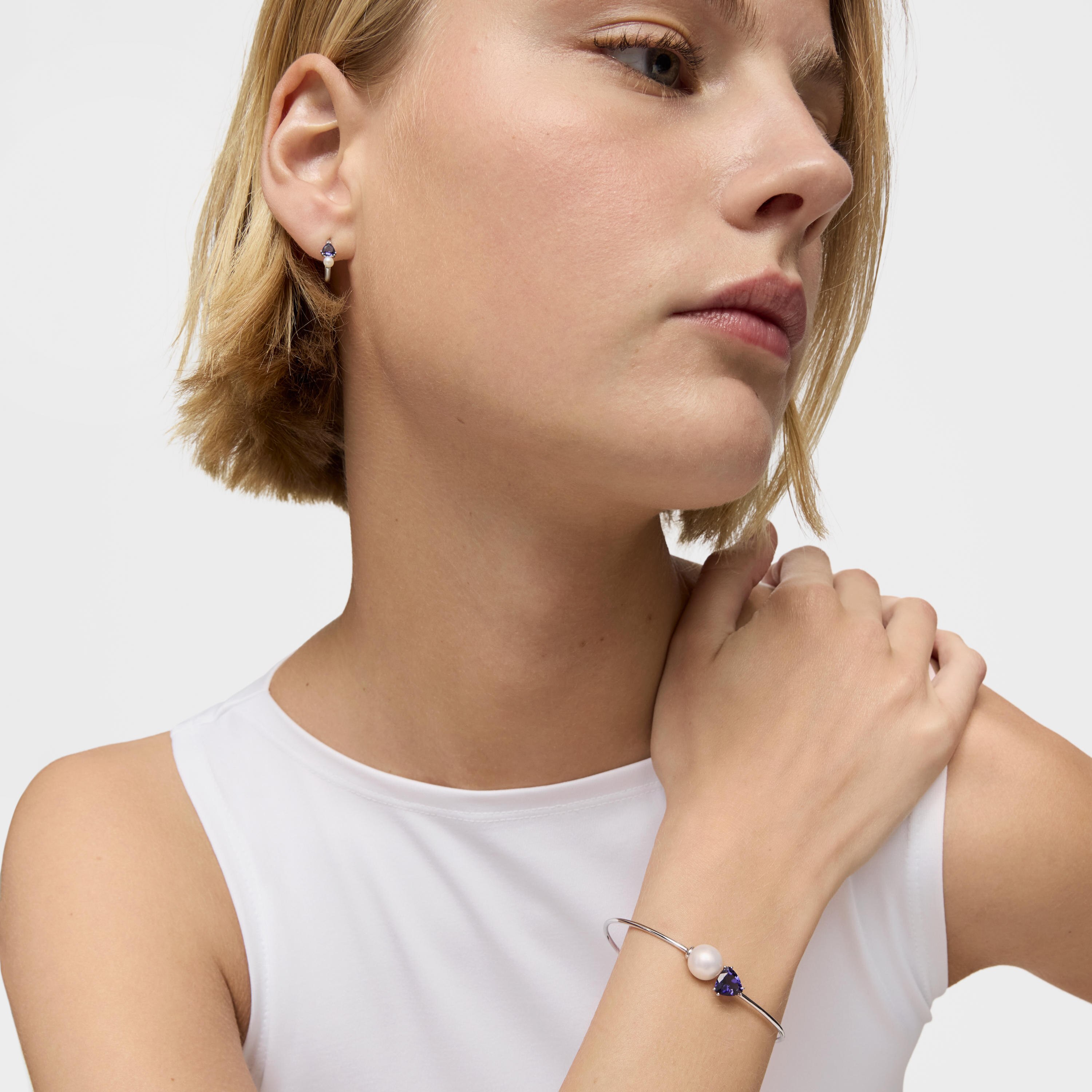 18K white gold Bangle with iolite and cultured pearl Ivette