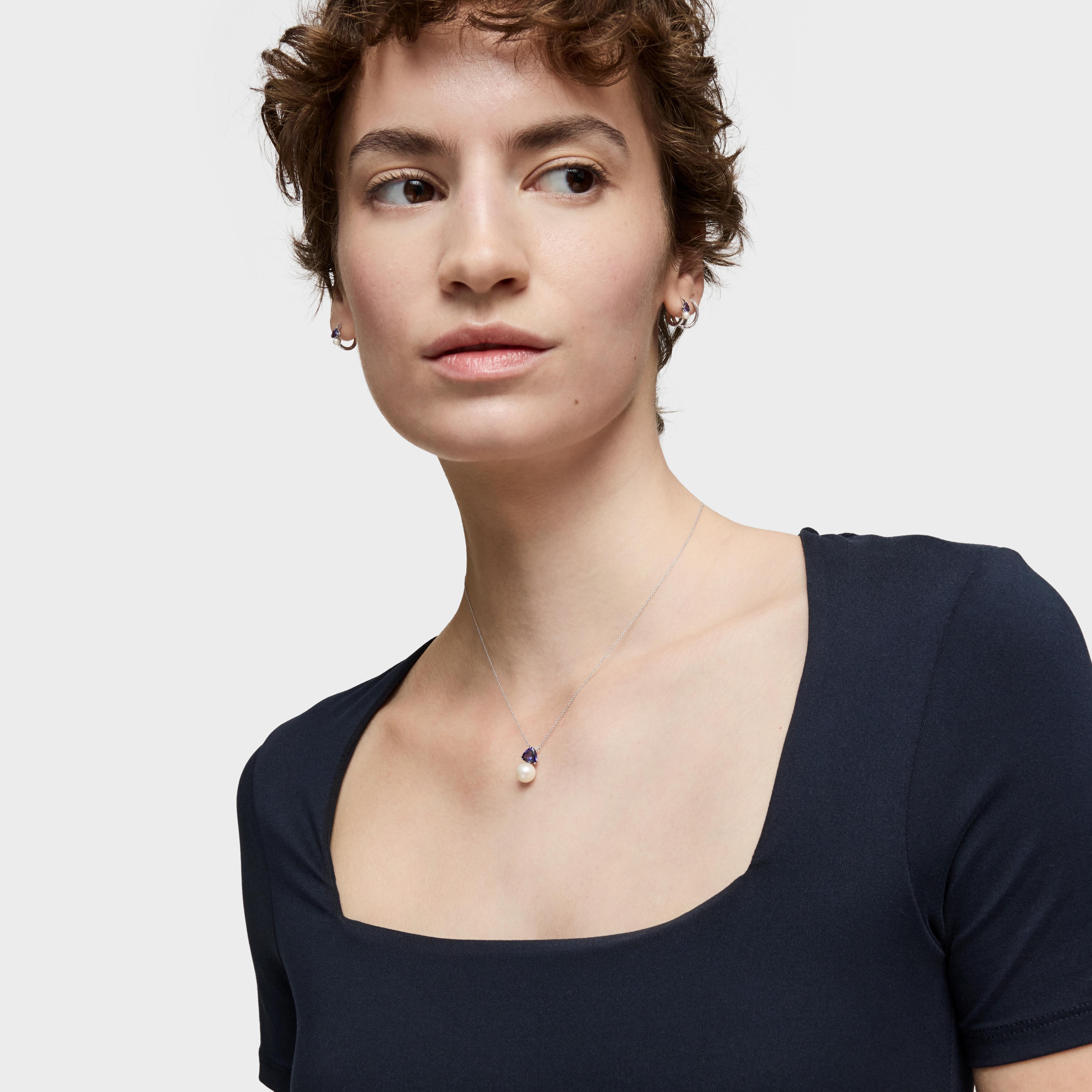 Short 18K white gold Necklace with iolite and cultured pearl Ivette