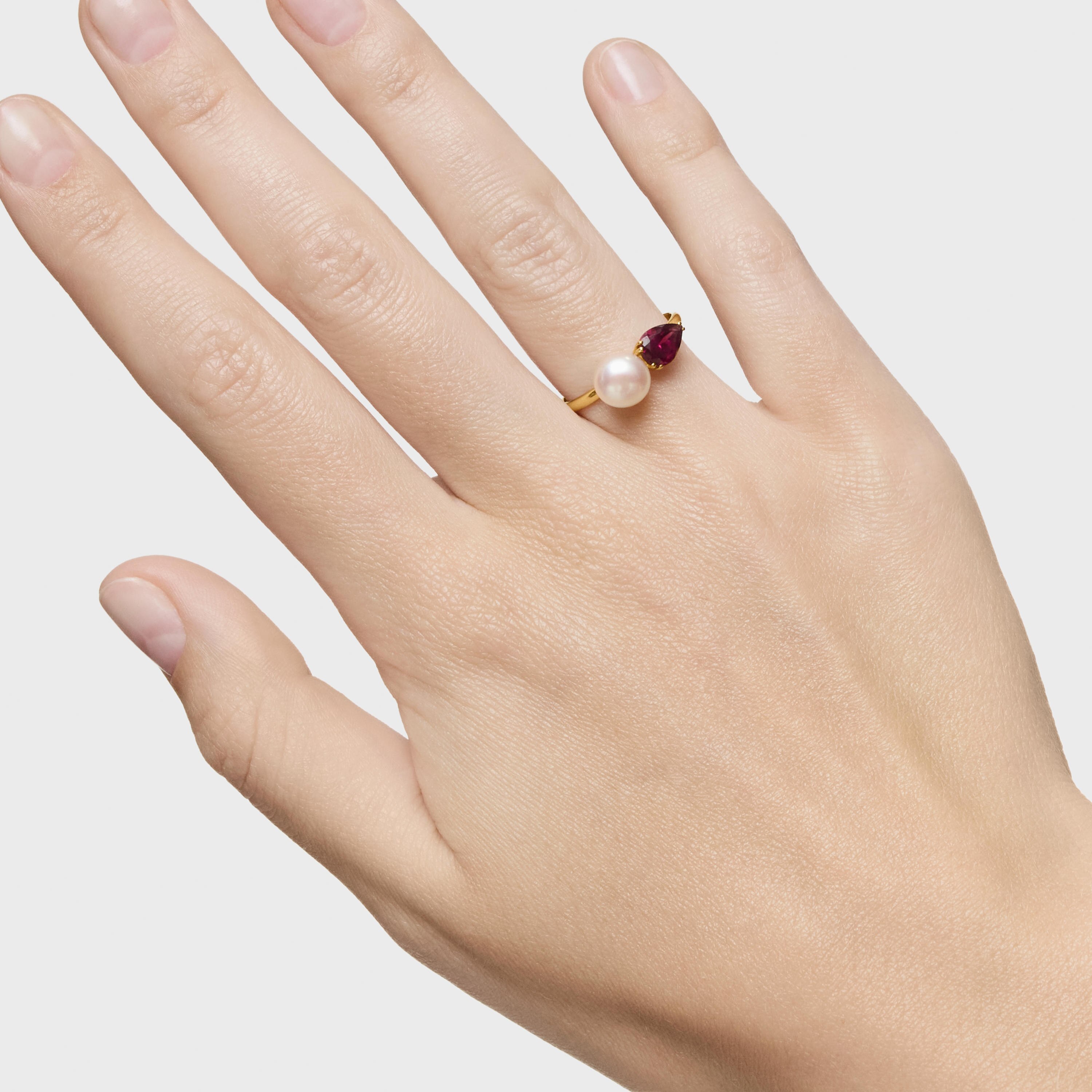 18K solid gold Ring with rhodolite and cultured pearl Ivette