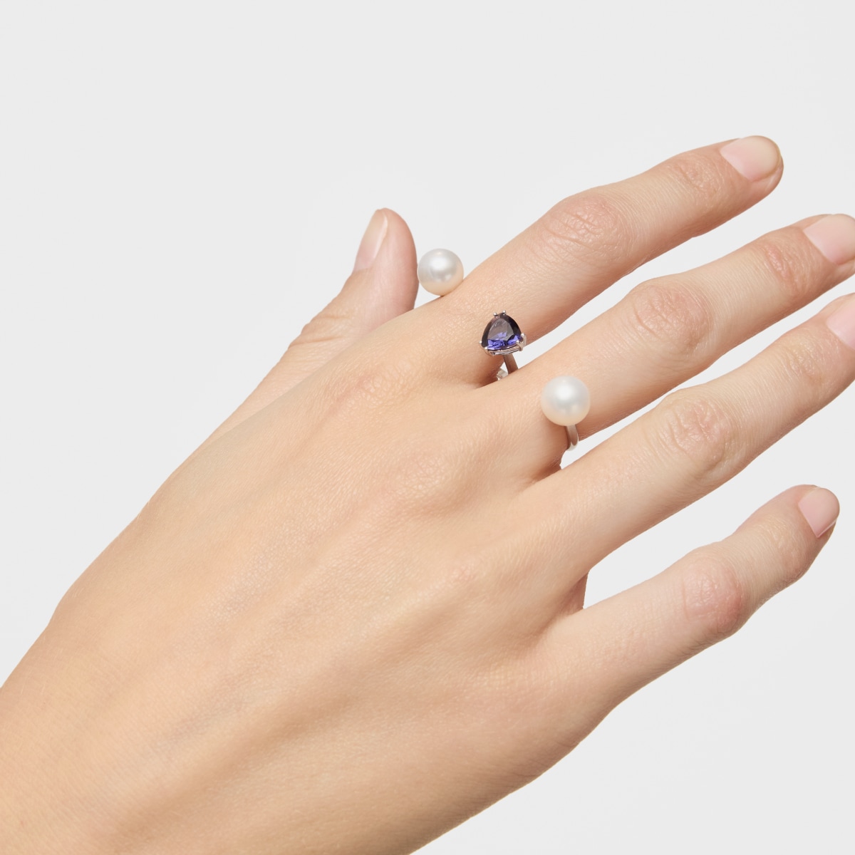 White gold double open Ring with iolite and cultured pearl Ivette