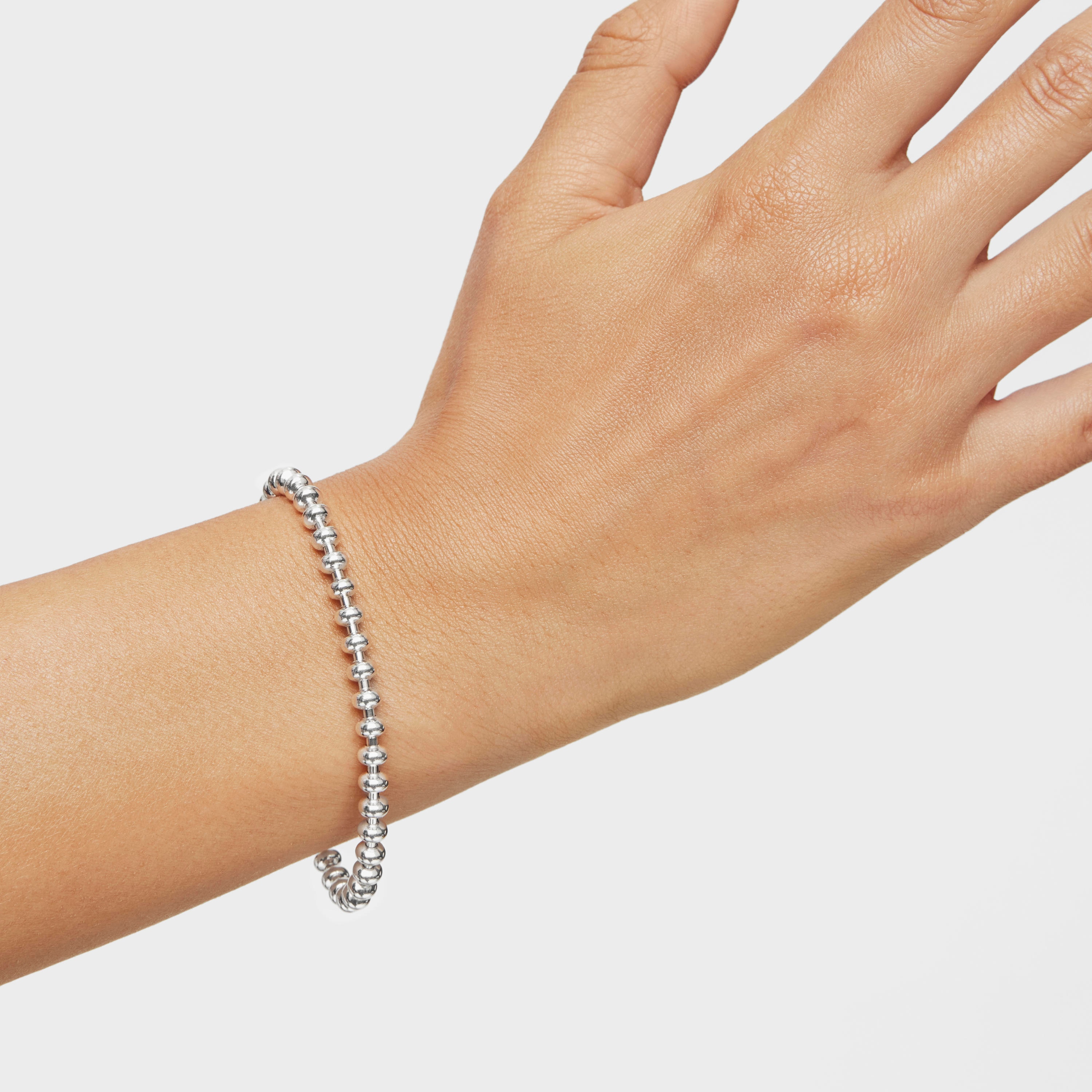Hold Oval silver chain Bracelet with ball motifs
