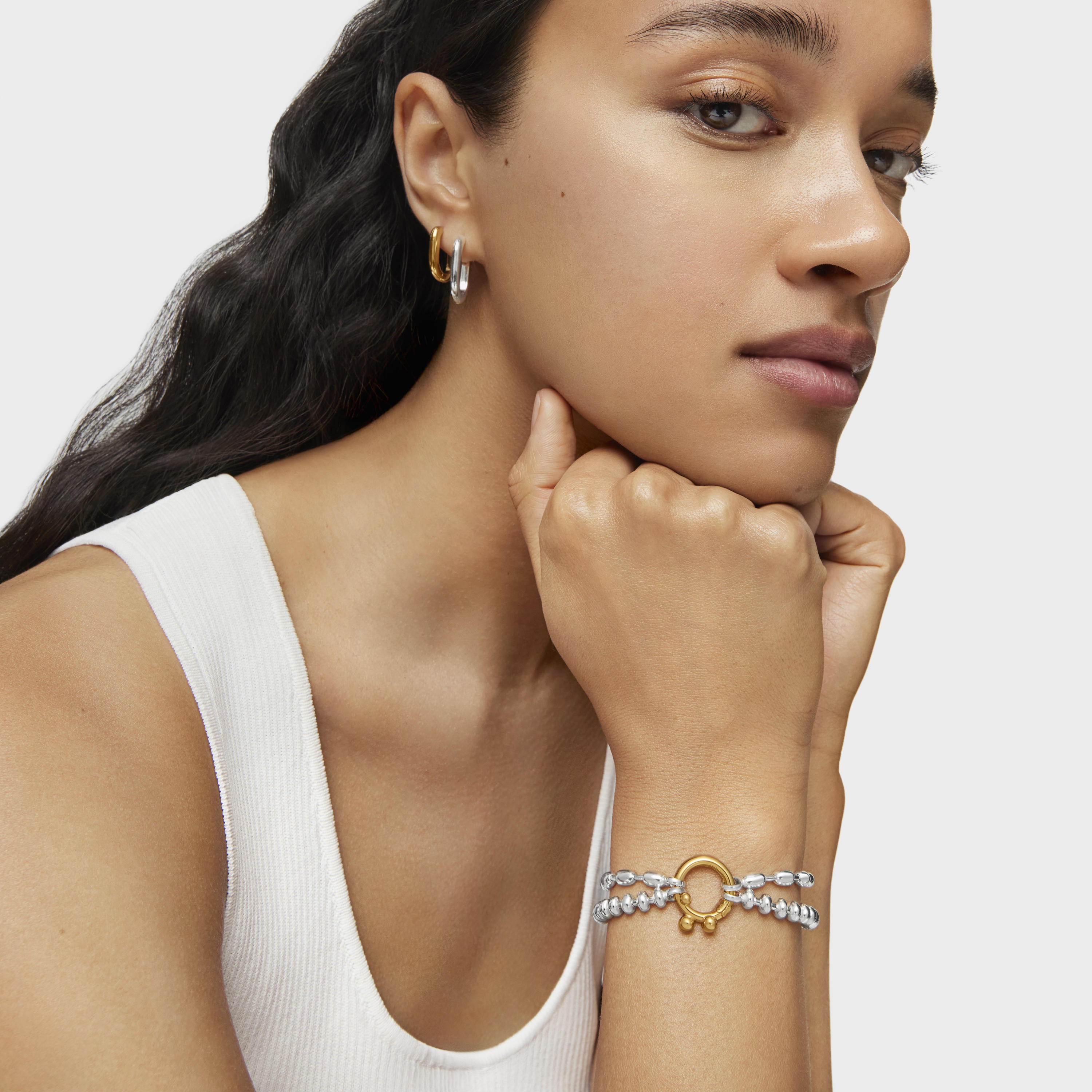 Hold Oval silver chain Bracelet with ball motifs