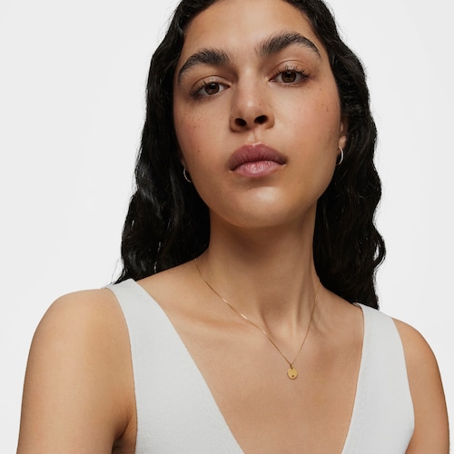 Basics medallion Pendant with cross charm with 18kt gold 