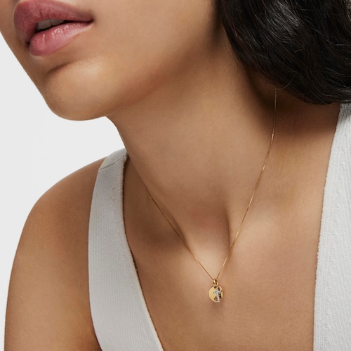 Basics medallion Pendant with cross charm with 18kt gold 