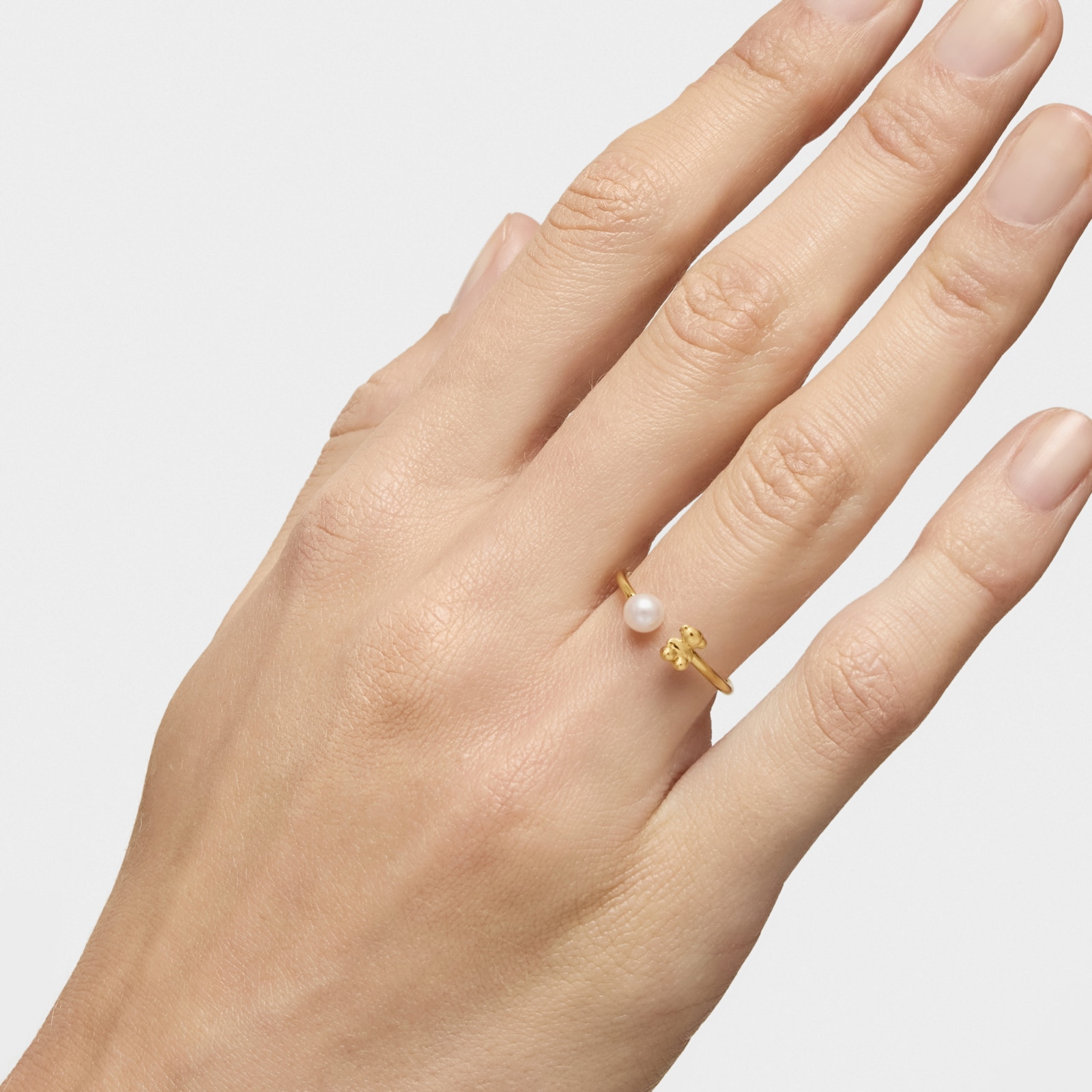 Bold Bear 18K solid gold open Ring with cultured pearl