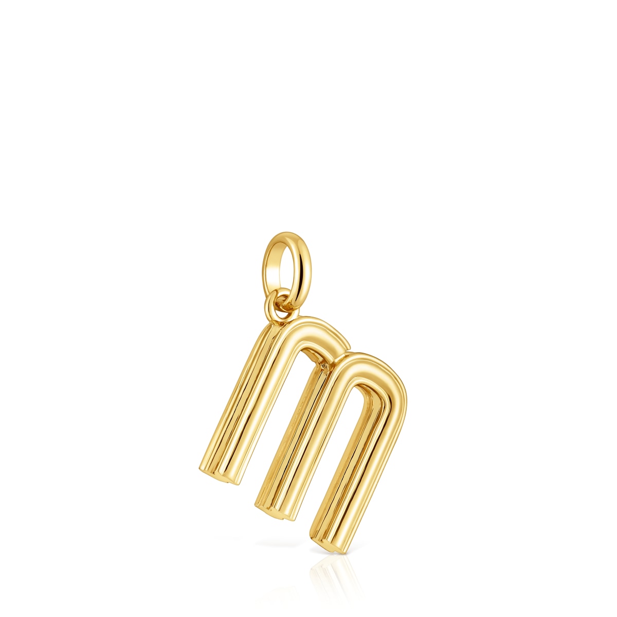 Colgante mediano letra M con baño de oro 18 kt sobre plata Alphabet