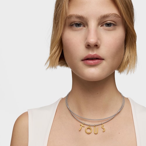 Colgante mediano letra V con baño de oro 18 kt sobre plata Alphabet