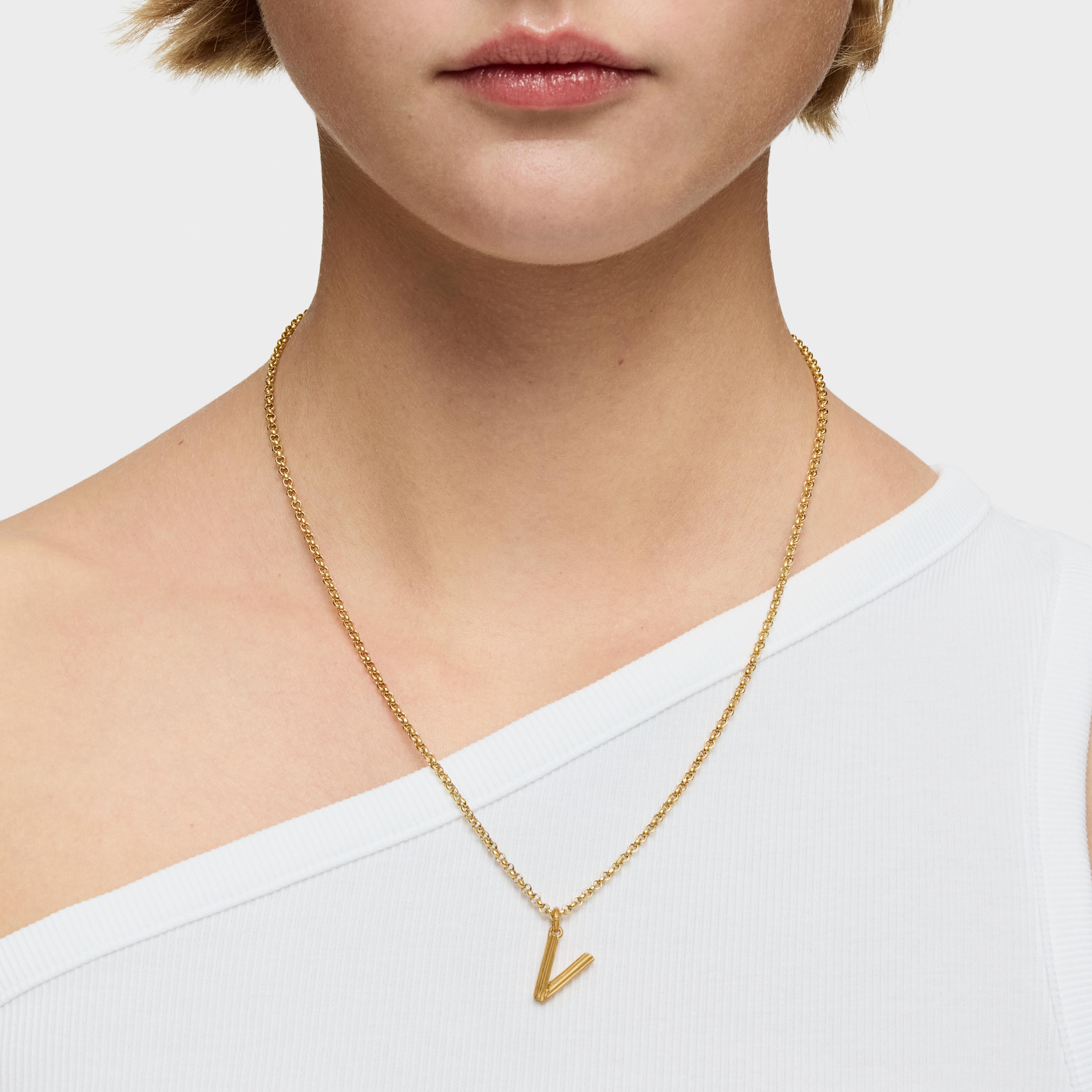 Medium 18K gold vermeil letter V Pendant TOUS Alphabet