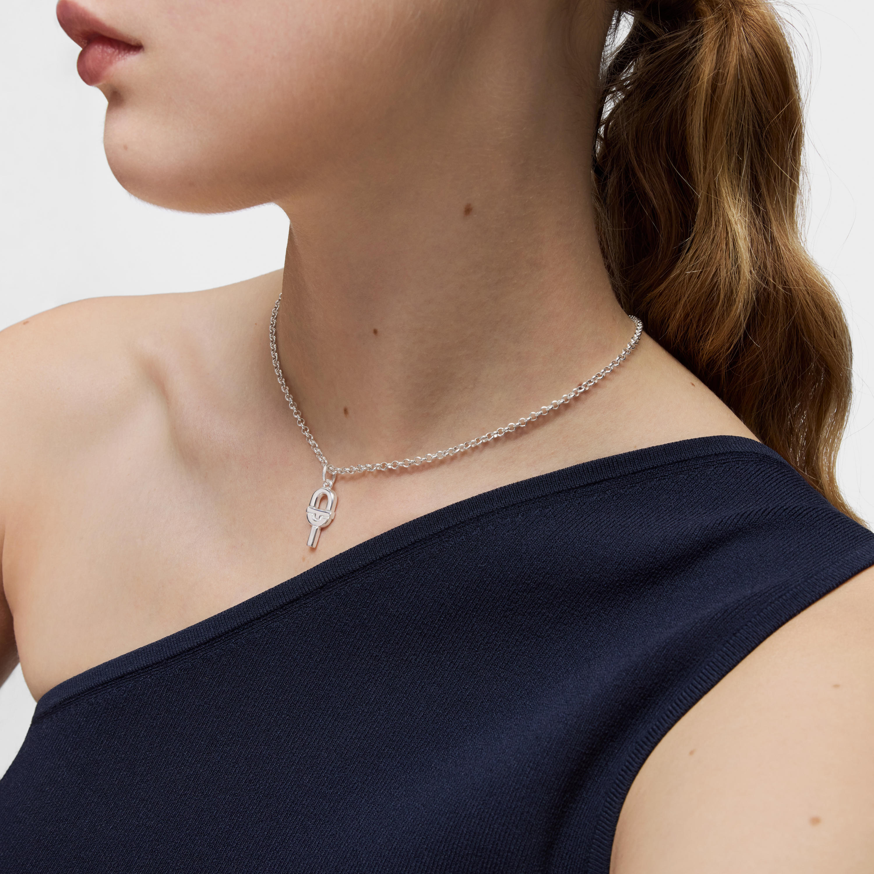 Small silver Pendant TOUS MANIFESTO