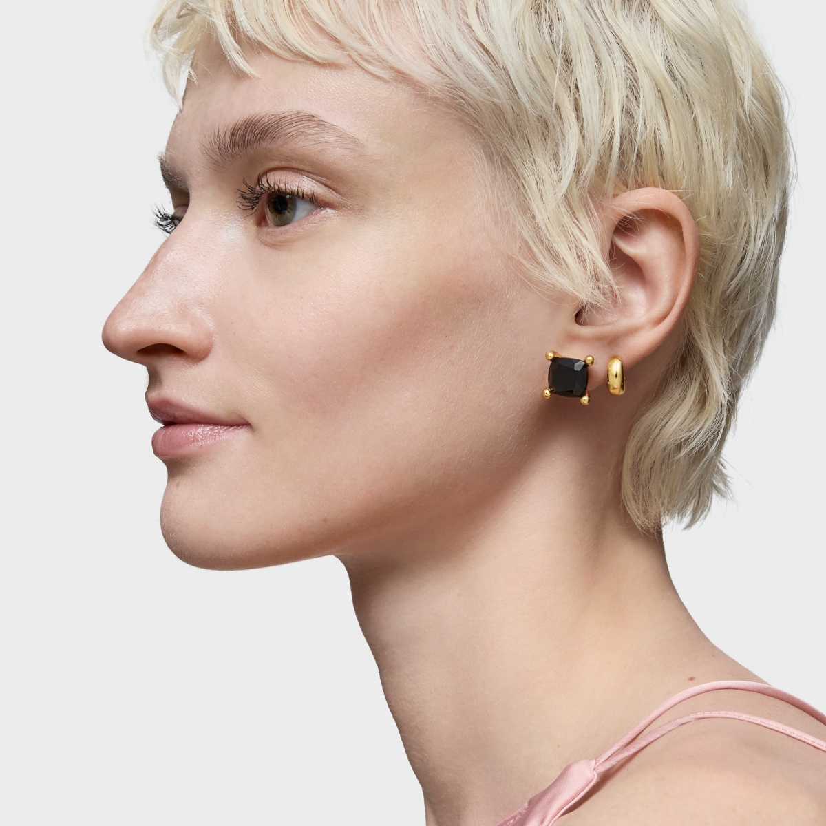 Pendientes con baño de oro 18 kt sobre plata y ónix Color Black