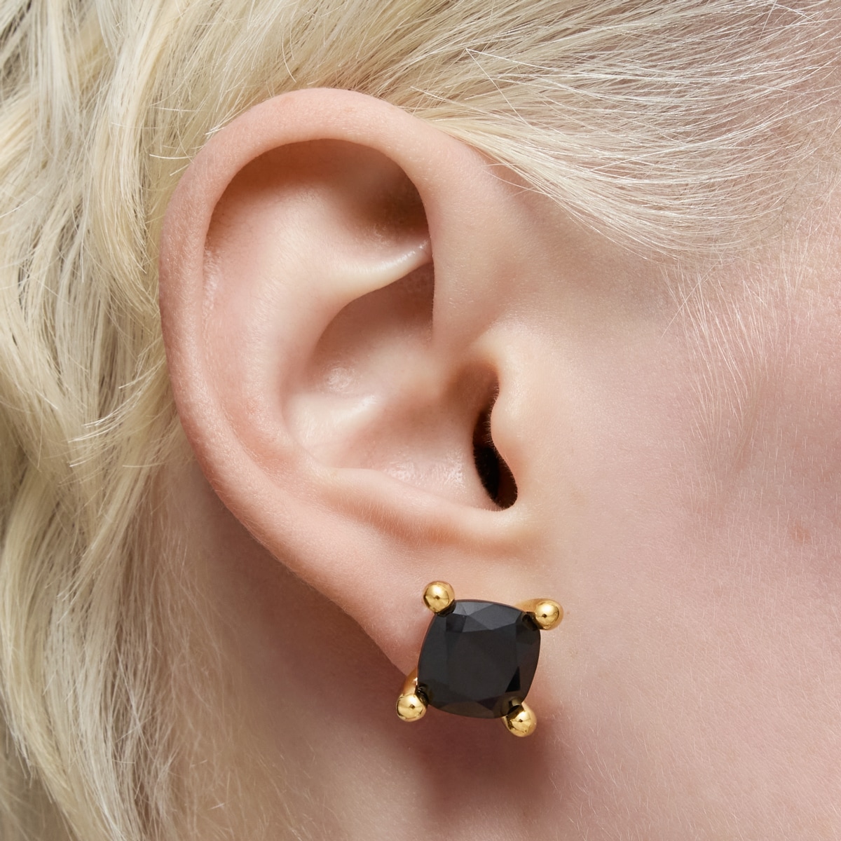 Pendientes con baño de oro 18 kt sobre plata y ónix Color Black
