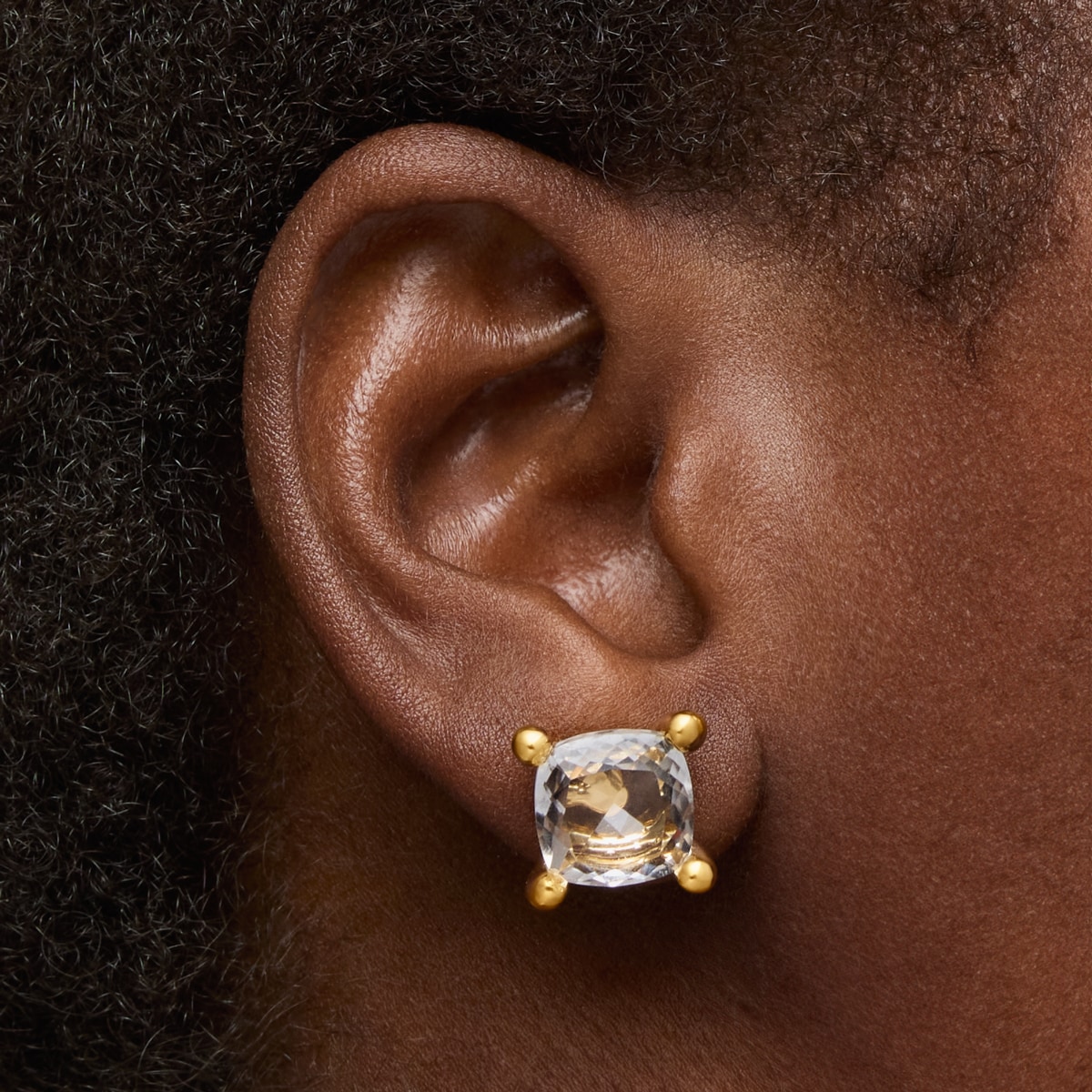 Pendientes con baño de oro 18 kt sobre plata y cuarzo cristal de roca Color White