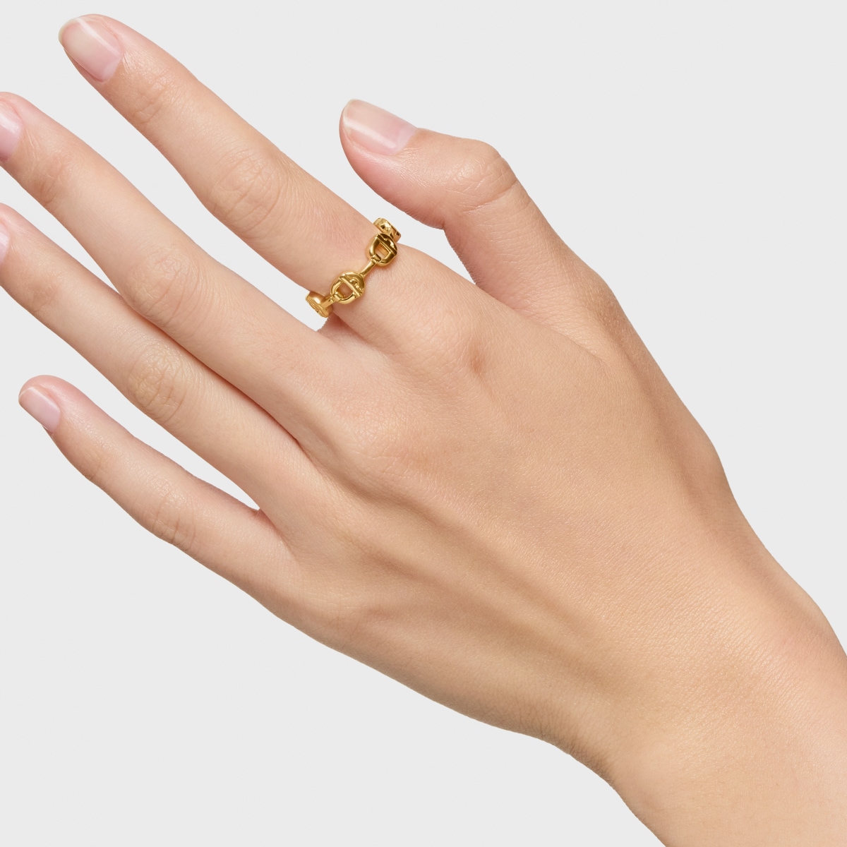 Anillo logo con baño de oro 18 kt sobre plata TOUS MANIFESTO