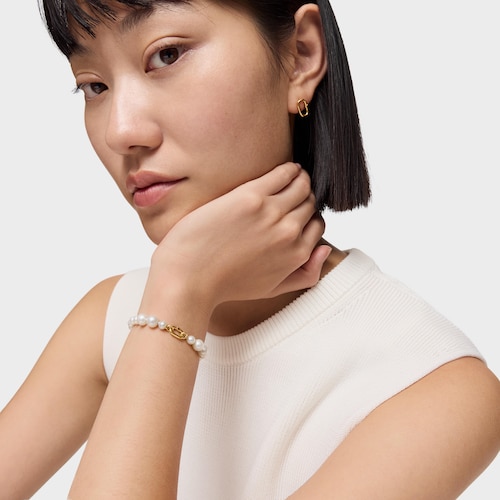 Hold Oval gold Bracelet with cultured pearls