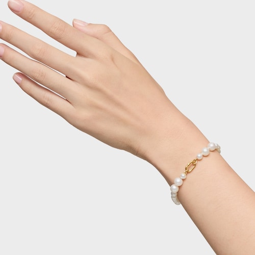 Hold Oval gold Bracelet with cultured pearls