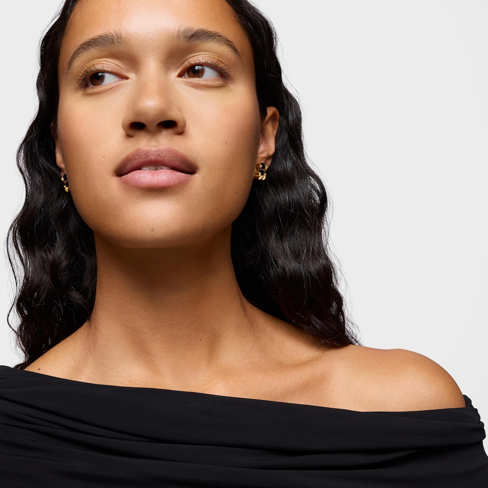 Aretes motivo oso con ba&ntilde;o de oro 18 kt sobre plata y &oacute;nix 14 mm Color Bear