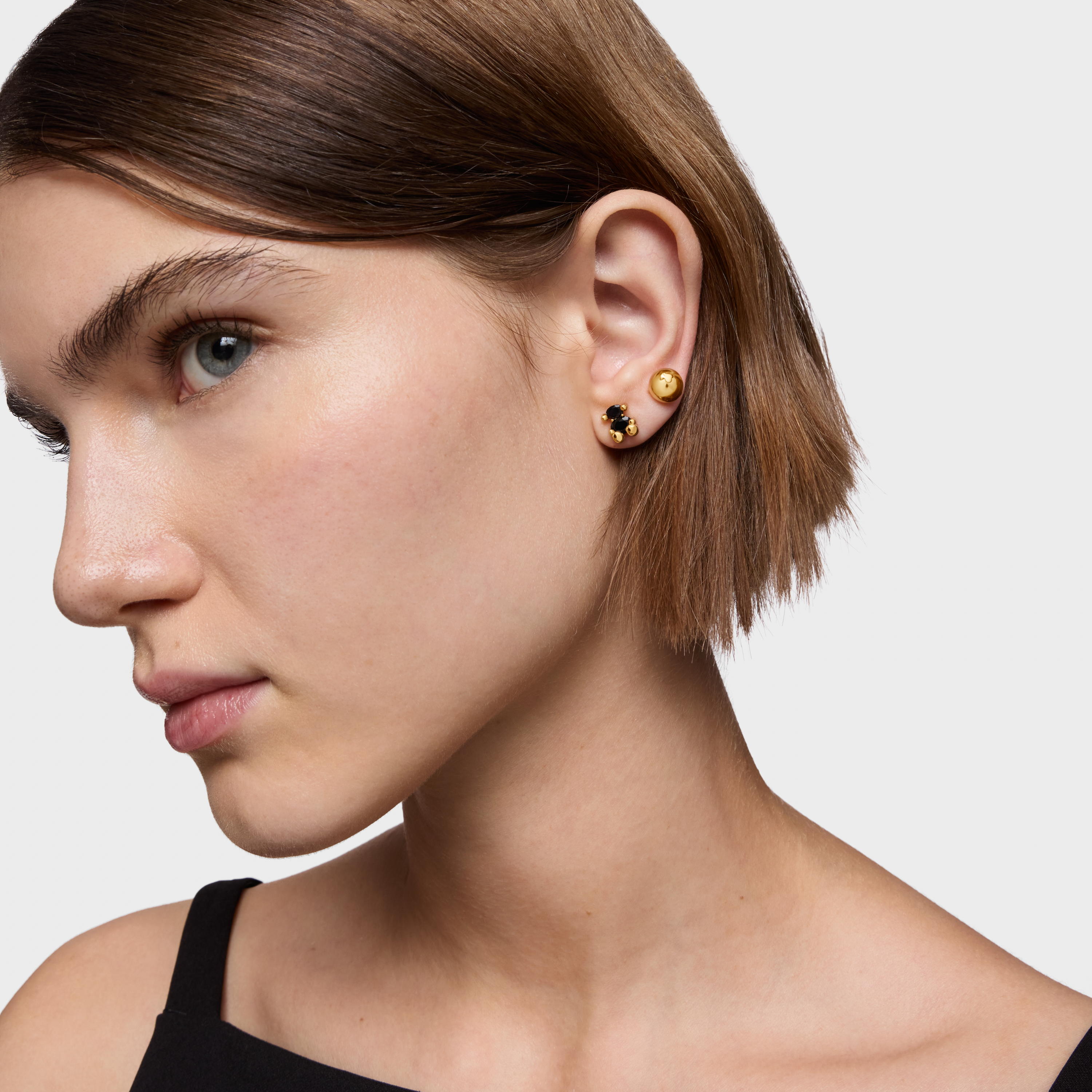 Pendientes motivo oso con baño de oro 18 kt sobre plata y ónix 8 mm Color Bear