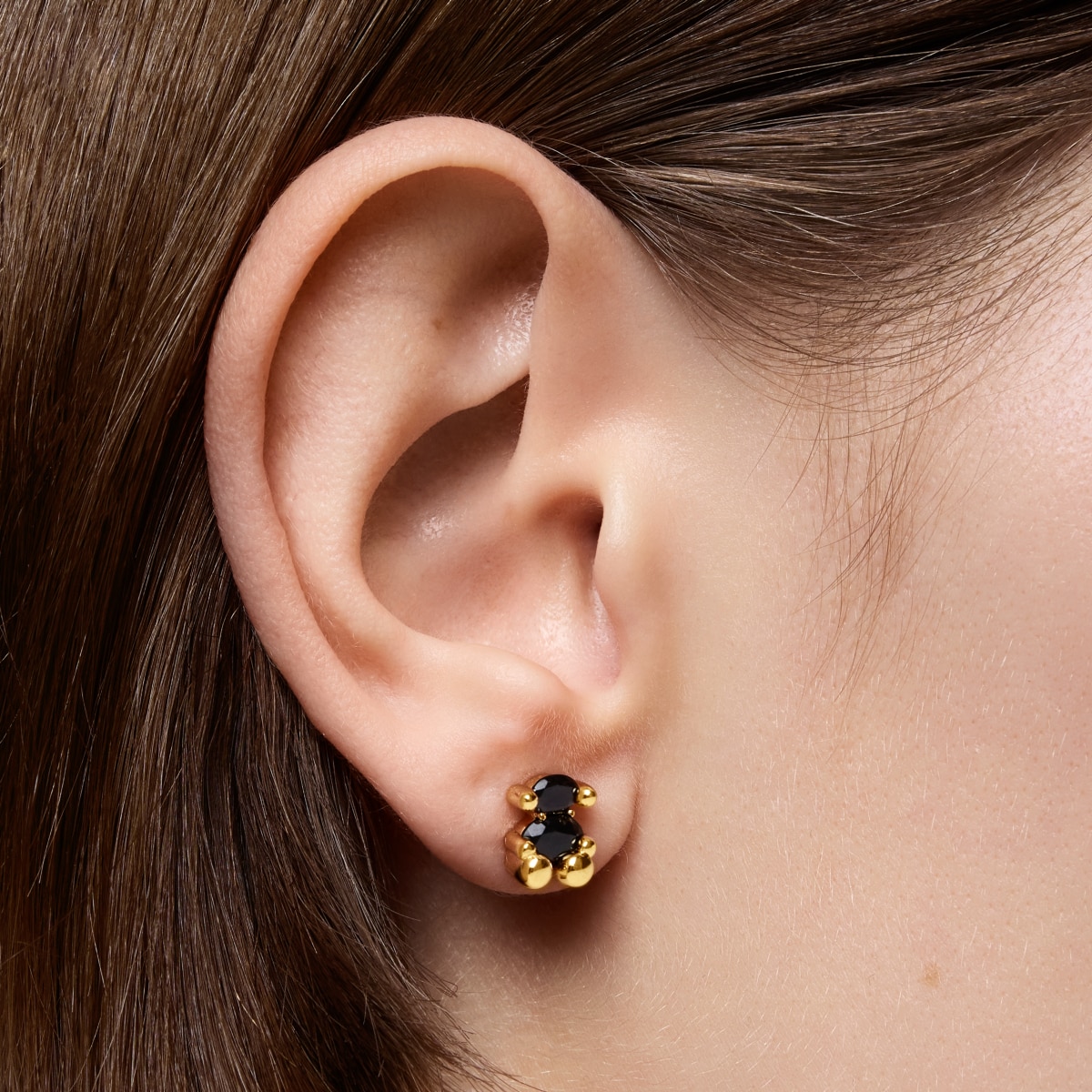 Pendientes motivo oso con baño de oro 18 kt sobre plata y ónix 8 mm Color Bear