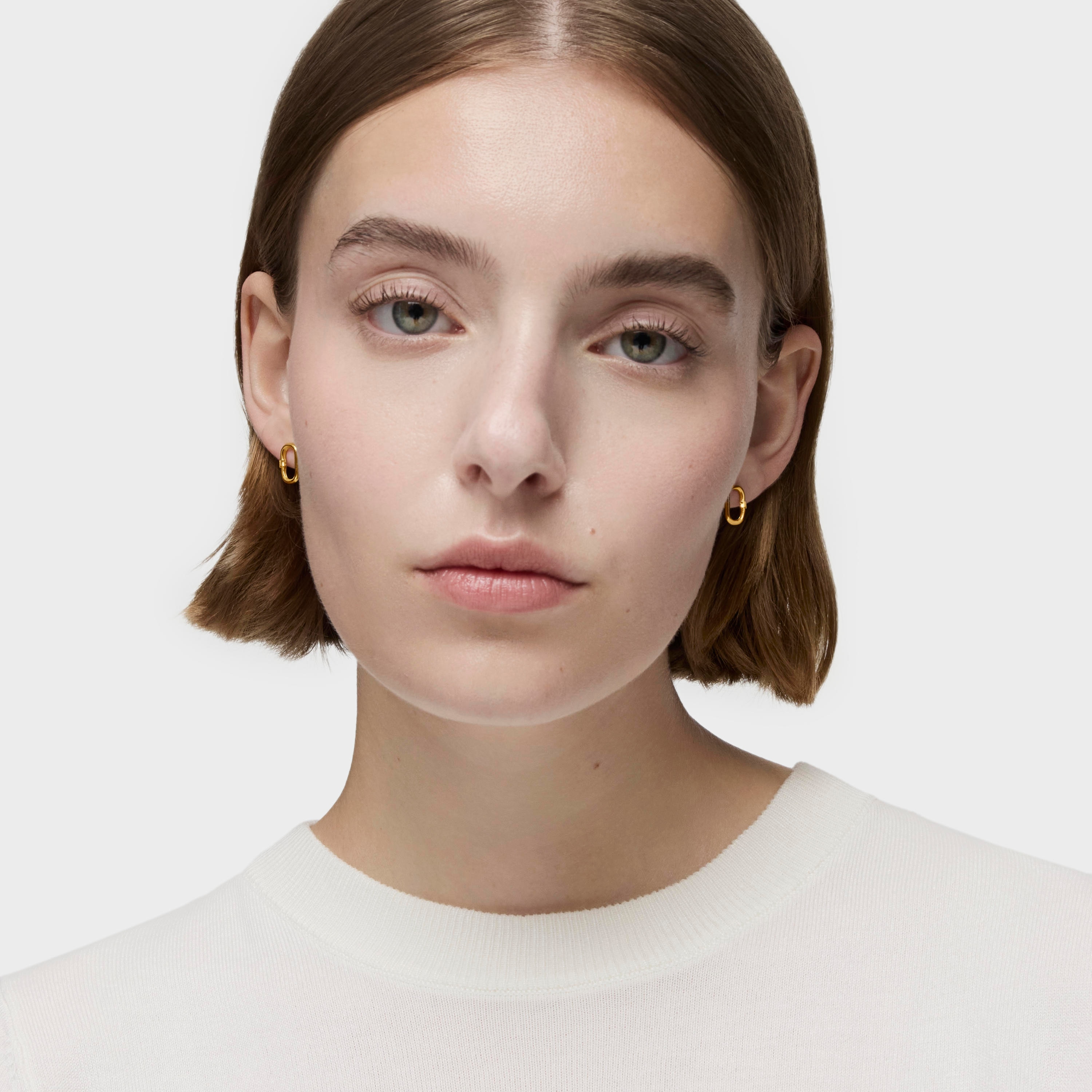 Hold Oval small 12 mm 18K solid gold Earrings