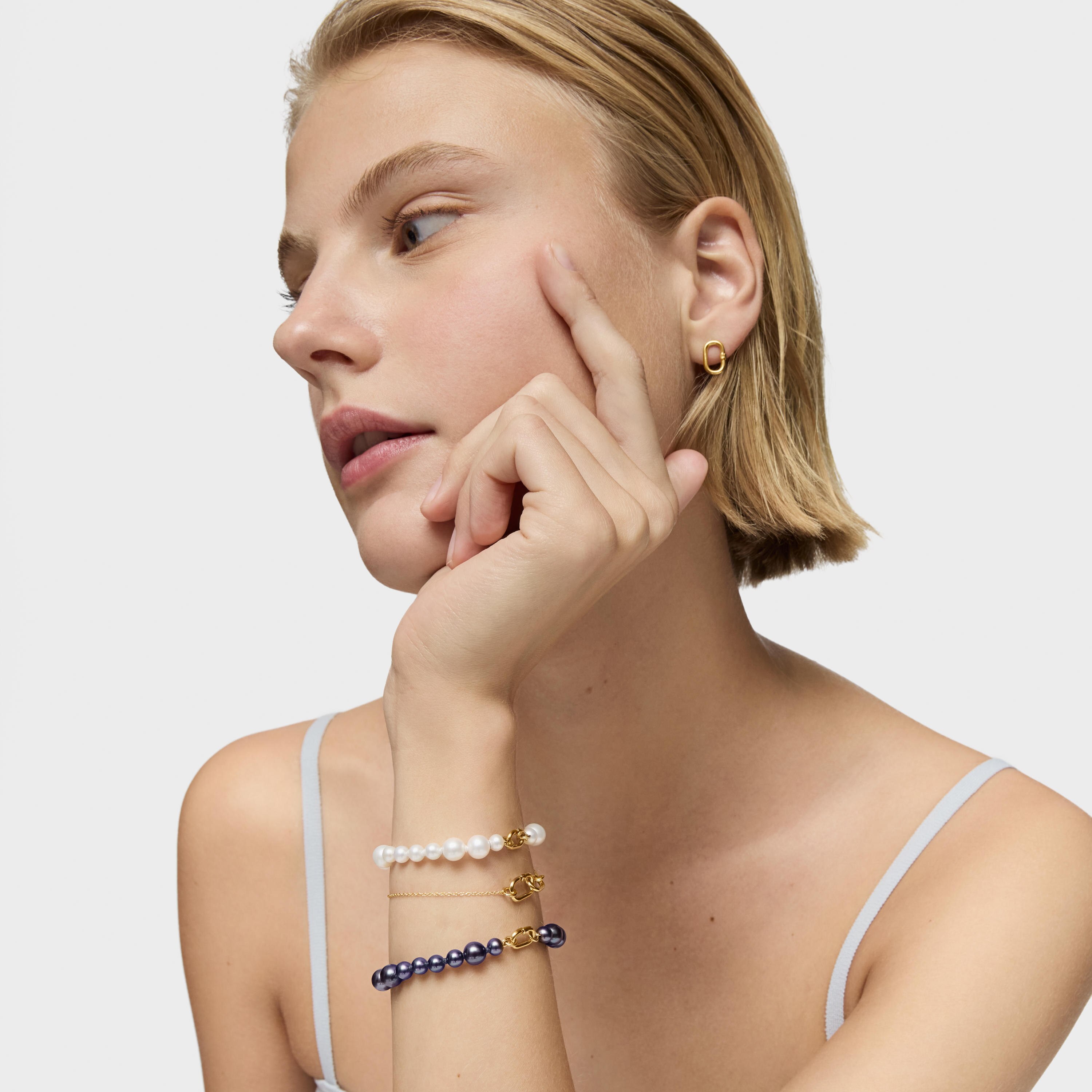 Hold Oval 18K solid gold Bracelet with cultured baroque pearls