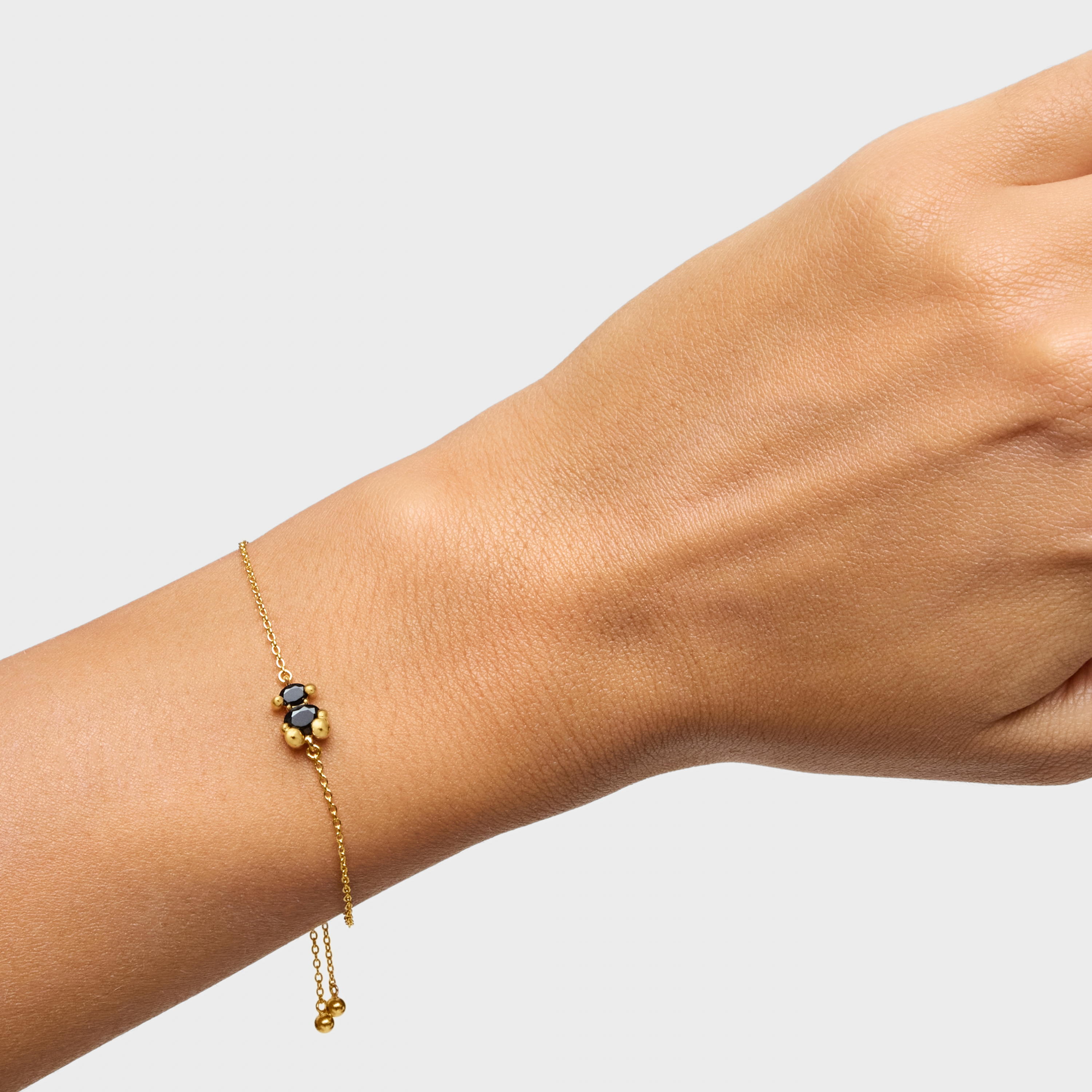 18kt gold plating over silver and onyx bear motif chain Bracelet Color Bear