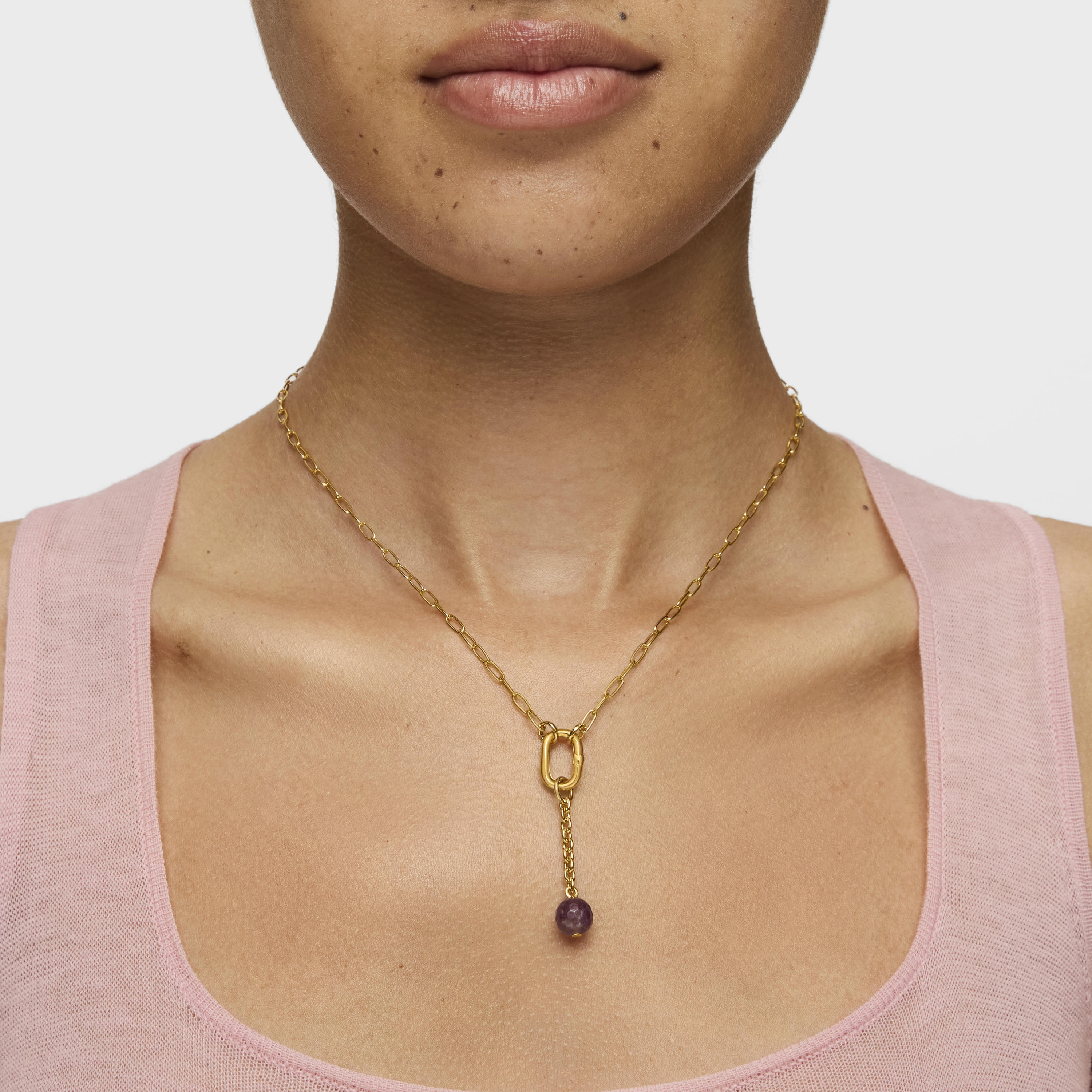 Hold Oval Pendant with 18K gold vermeil and amethyst