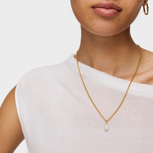 Colgante pequeño con baño de oro 18 kt sobre plata y perla cultivada Hold Oval