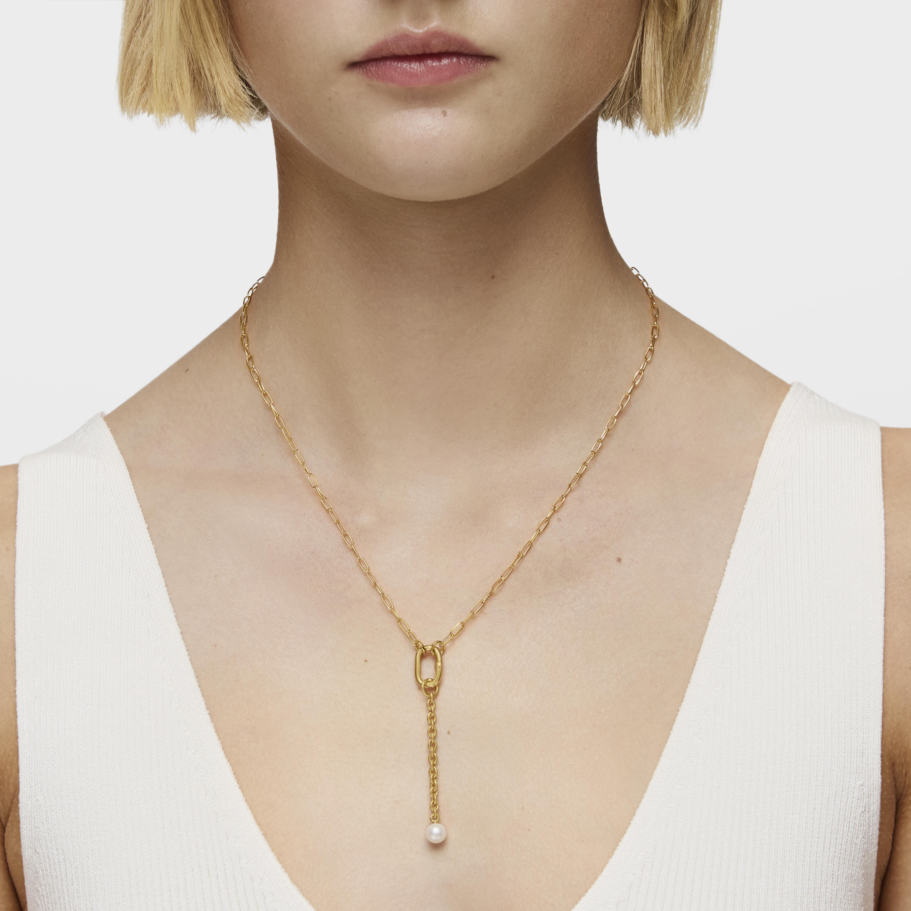 Hold Oval Pendant with 18K gold vermeil and cultivated pearl