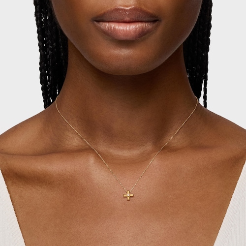 Short gold and diamond cross Necklace Basics