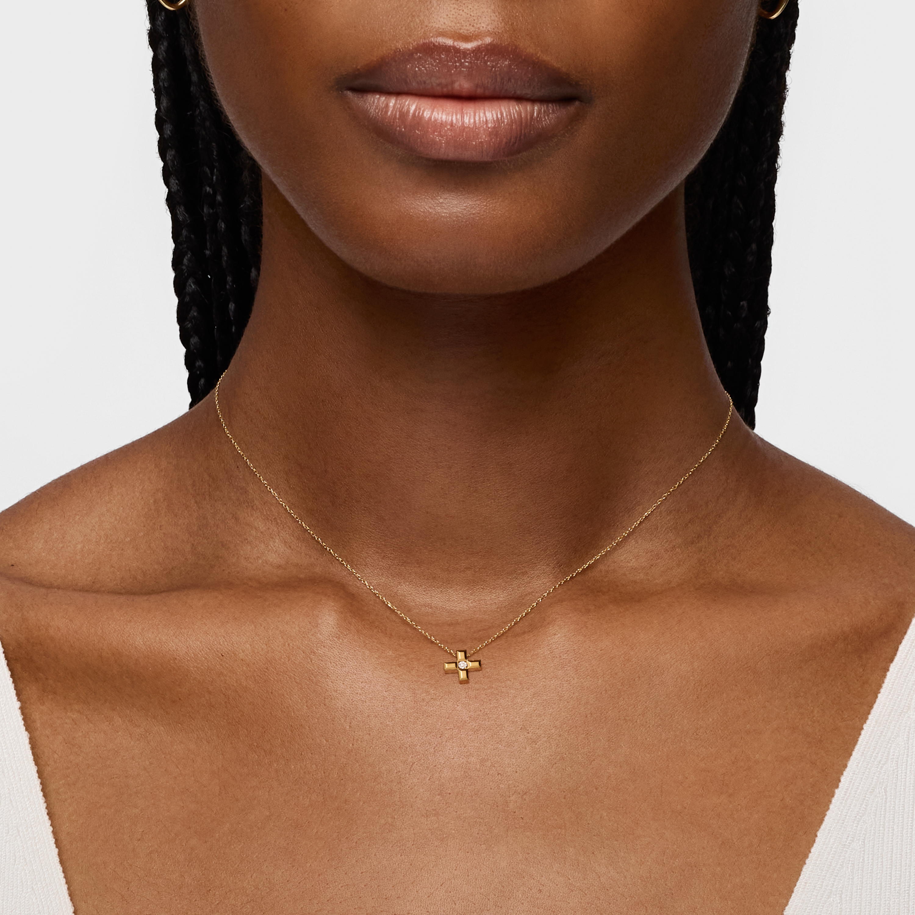 Short 18K solid gold and diamond cross Necklace Basics