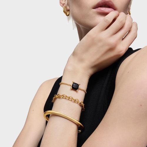 18kt gold plating over silver detail chain Bracelet with onyx Color Black