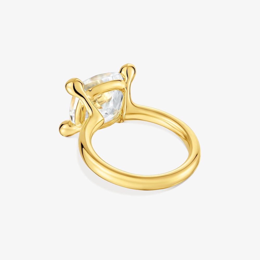 Středně velk&yacute; Prsten Color White ze stř&iacute;bra pozlacen&eacute;ho 18kar&aacute;tov&yacute;m zlatem s&nbsp;kři&scaron;ť&aacute;lem