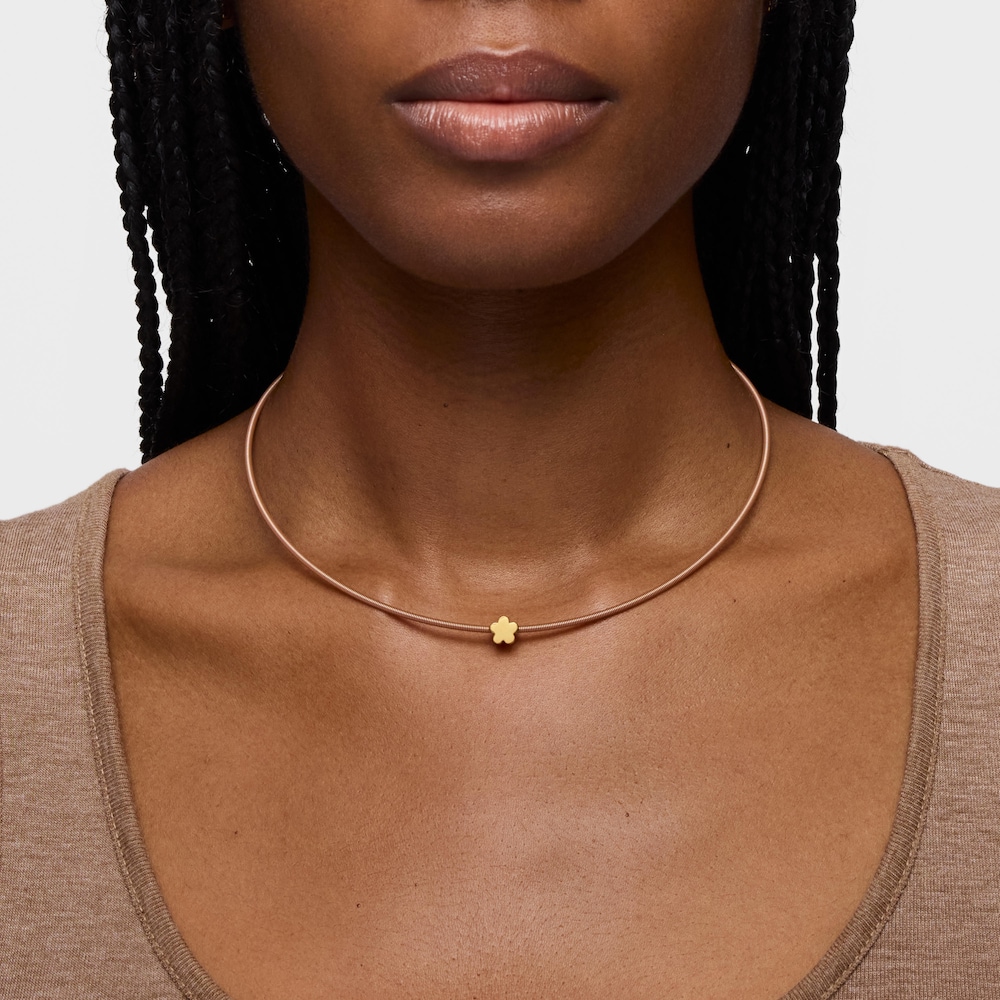 Pr&iacute;vesok kvetu s&nbsp;18&nbsp;kt pozl&aacute;ten&iacute;m na striebre TOUS 1950