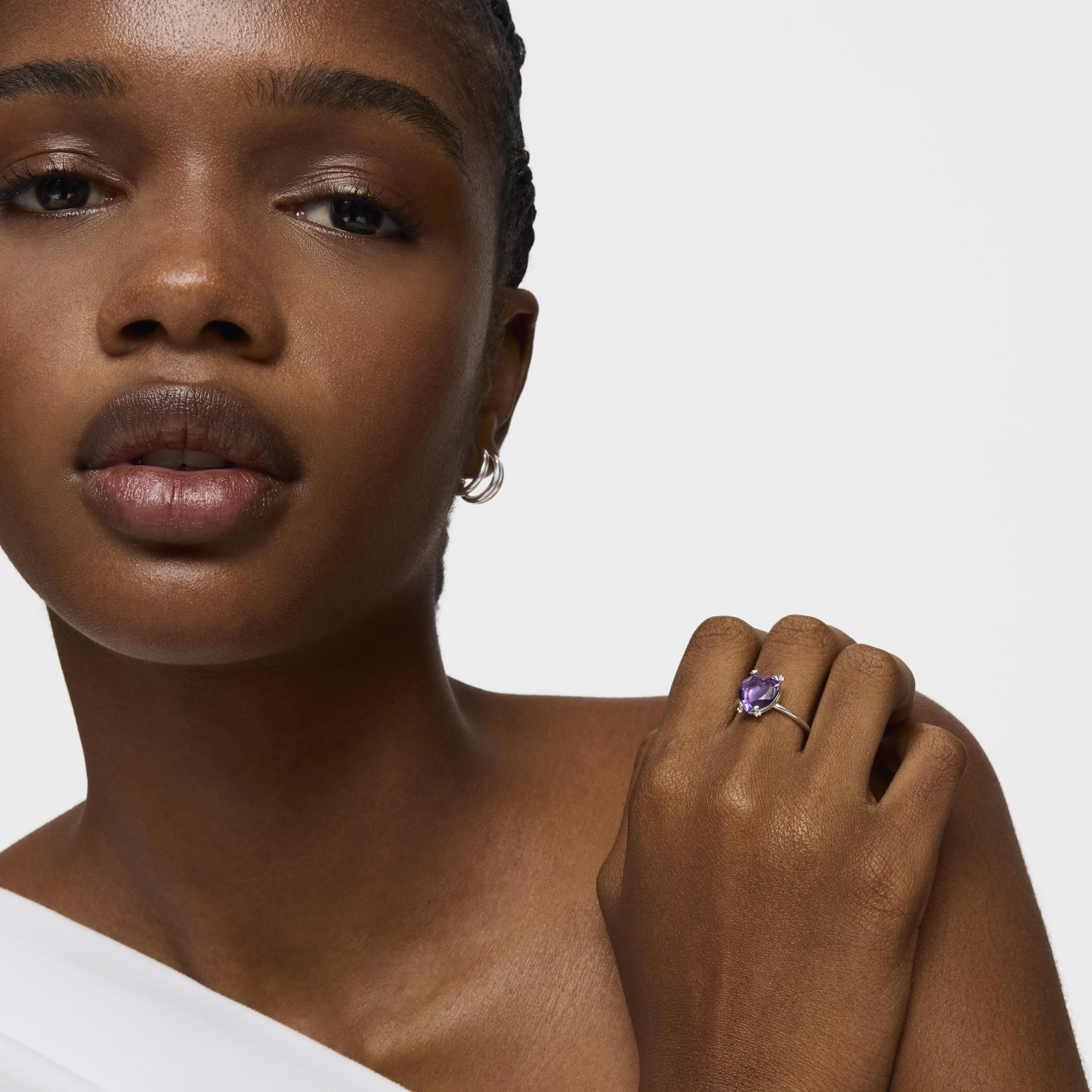 Silver Color Pills Ring with amethyst