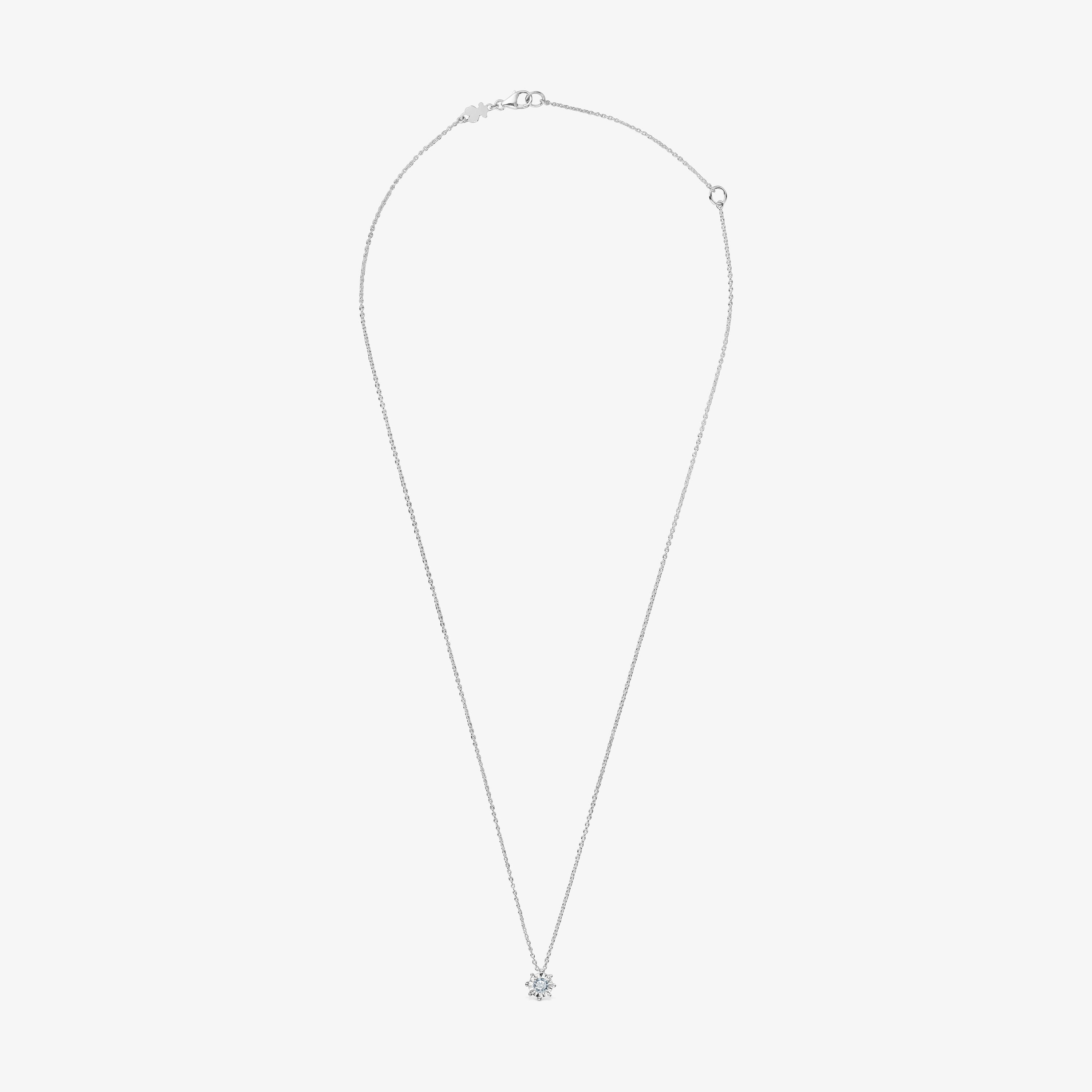 Short rosette Necklace in 18K white gold with 0.15 ct diamonds Les Classiques