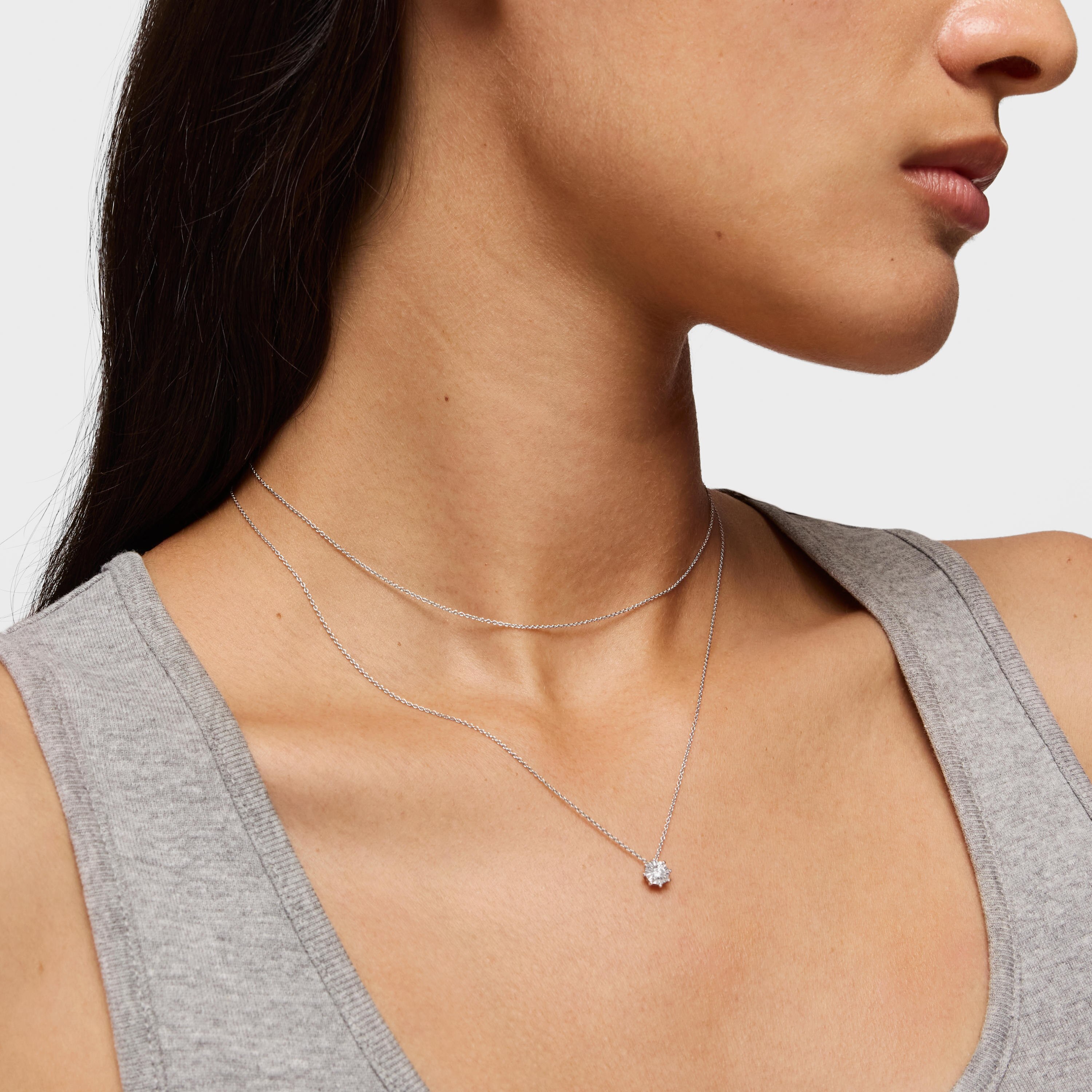 Short rosette Necklace in 18K white gold with 0.15 ct diamonds Les Classiques