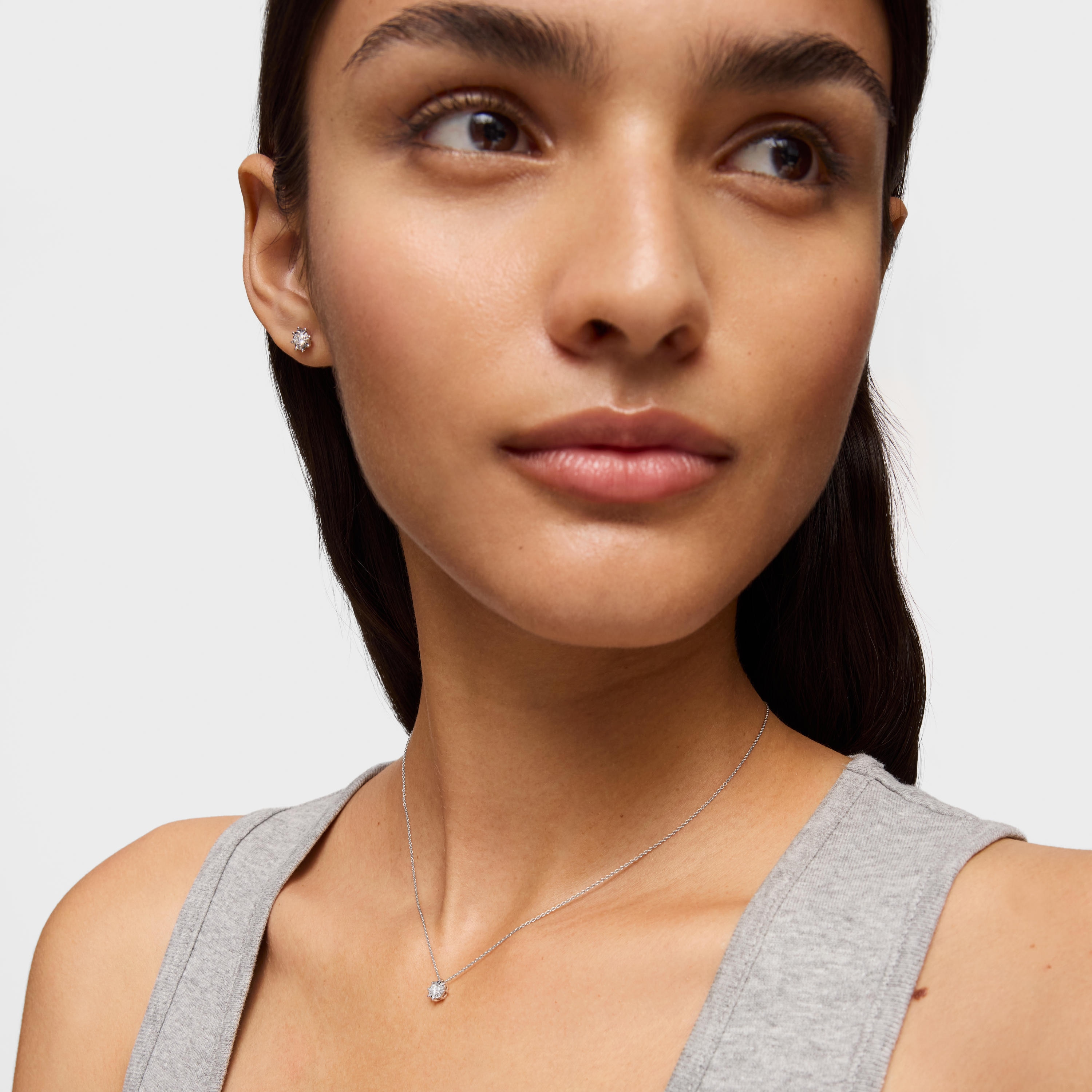 Short rosette Necklace in 18K white gold with 0.15 ct diamonds Les Classiques