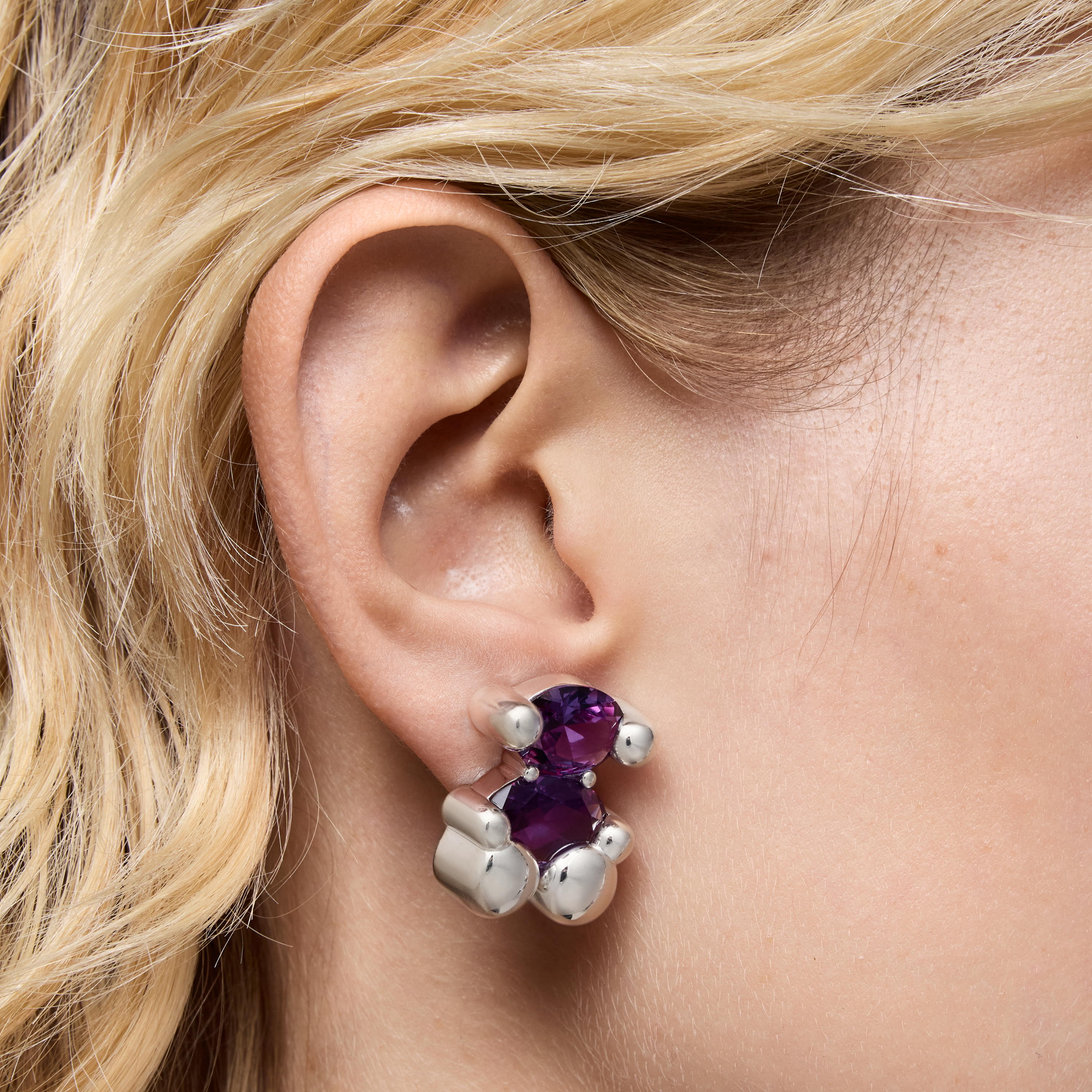 mm silver bear motif Earrings with lab-grown sapphire Color Bear LGG