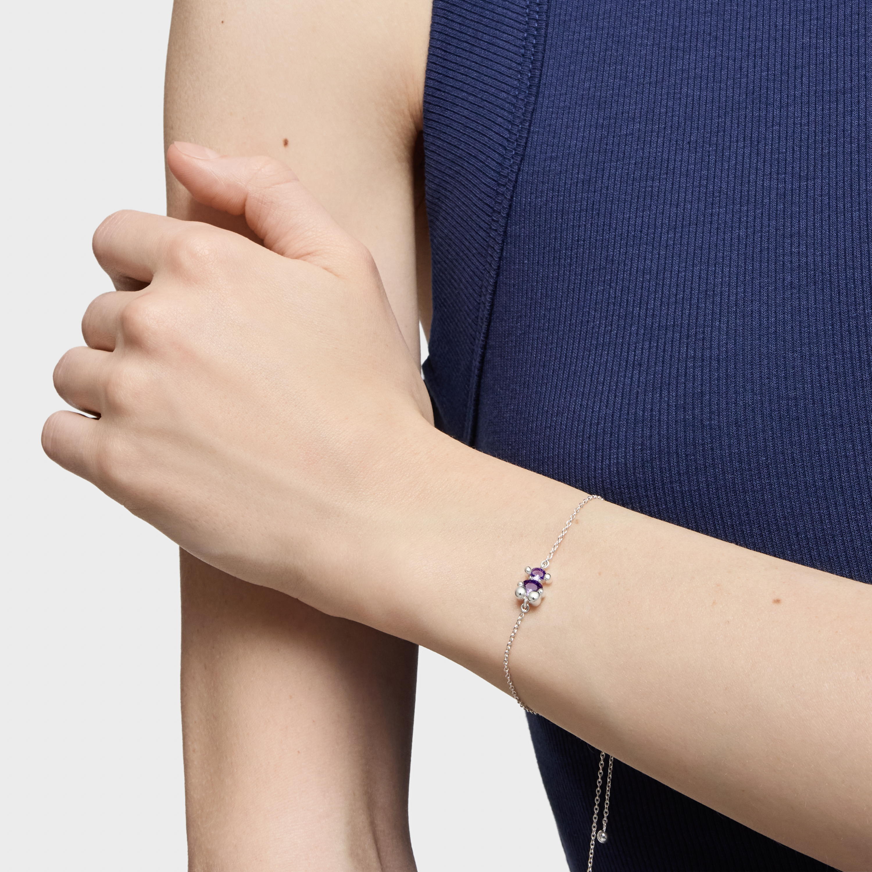 Silver bear motif chain Bracelet with lilac lab-grown sapphires Color Bear LGG