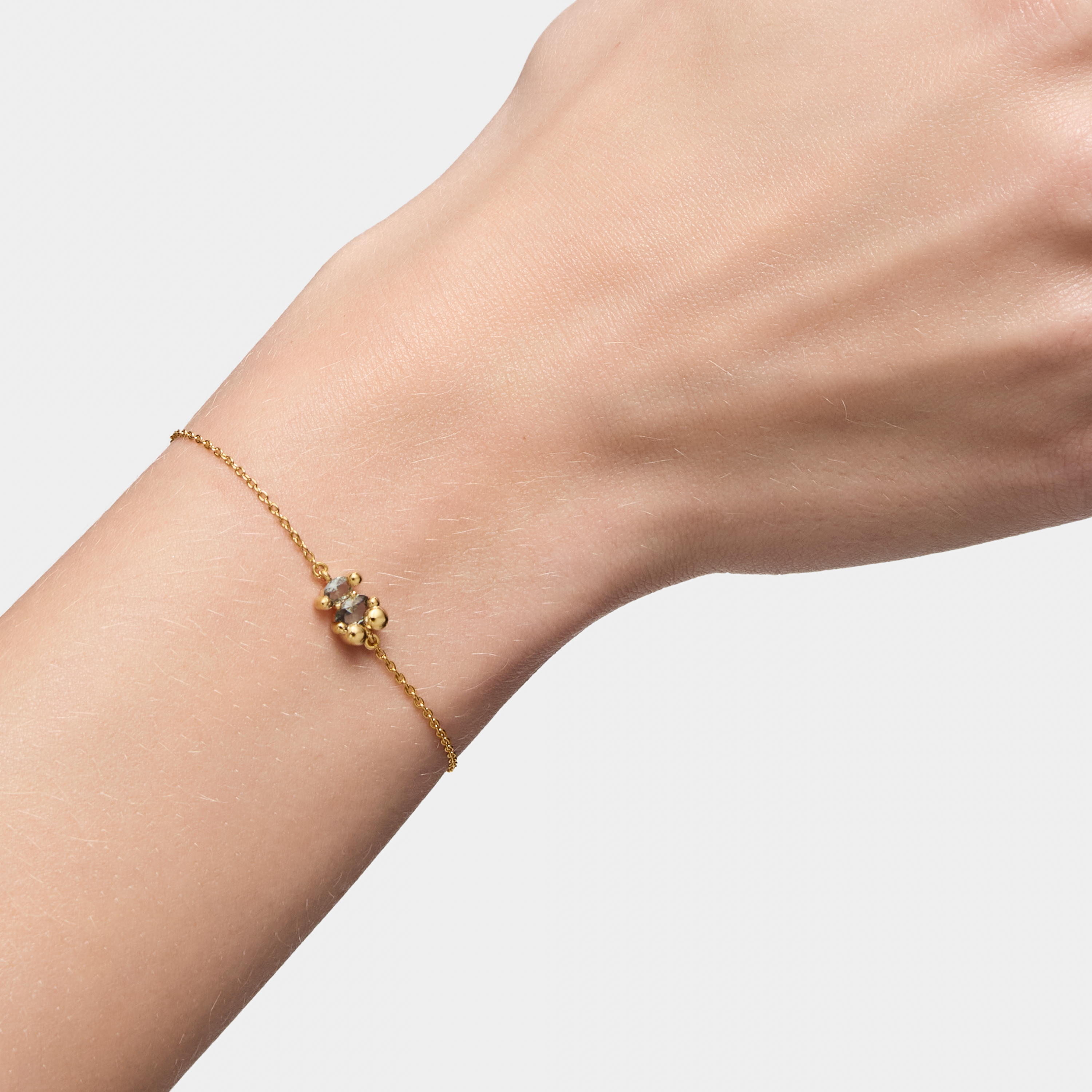 8 mm 18K gold vermeil bear motif chain Bracelet with lab-grown green spinel Color Bear LGG