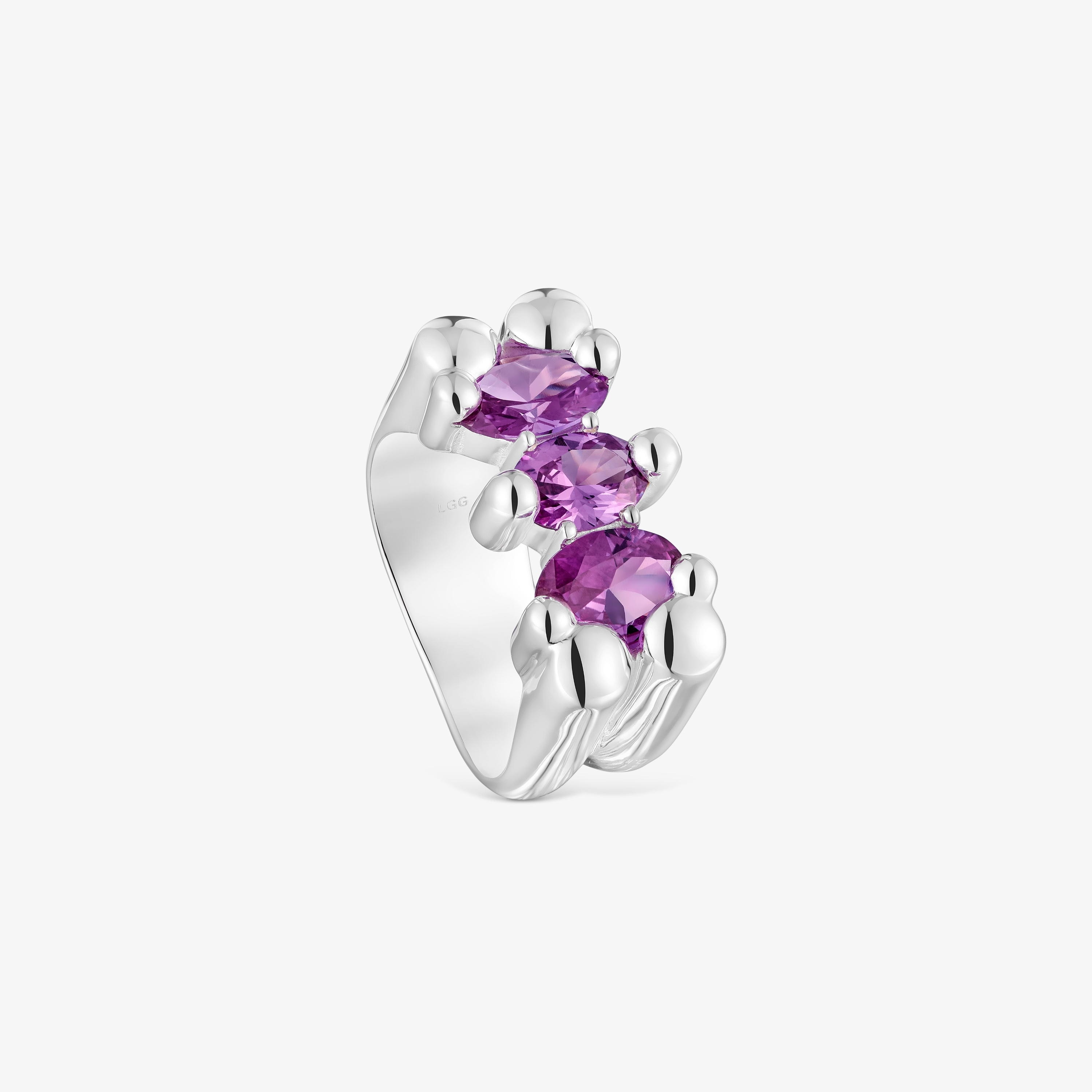 Medium silver Bear motif Ring with lab-grown lilac sapphire Color LGG