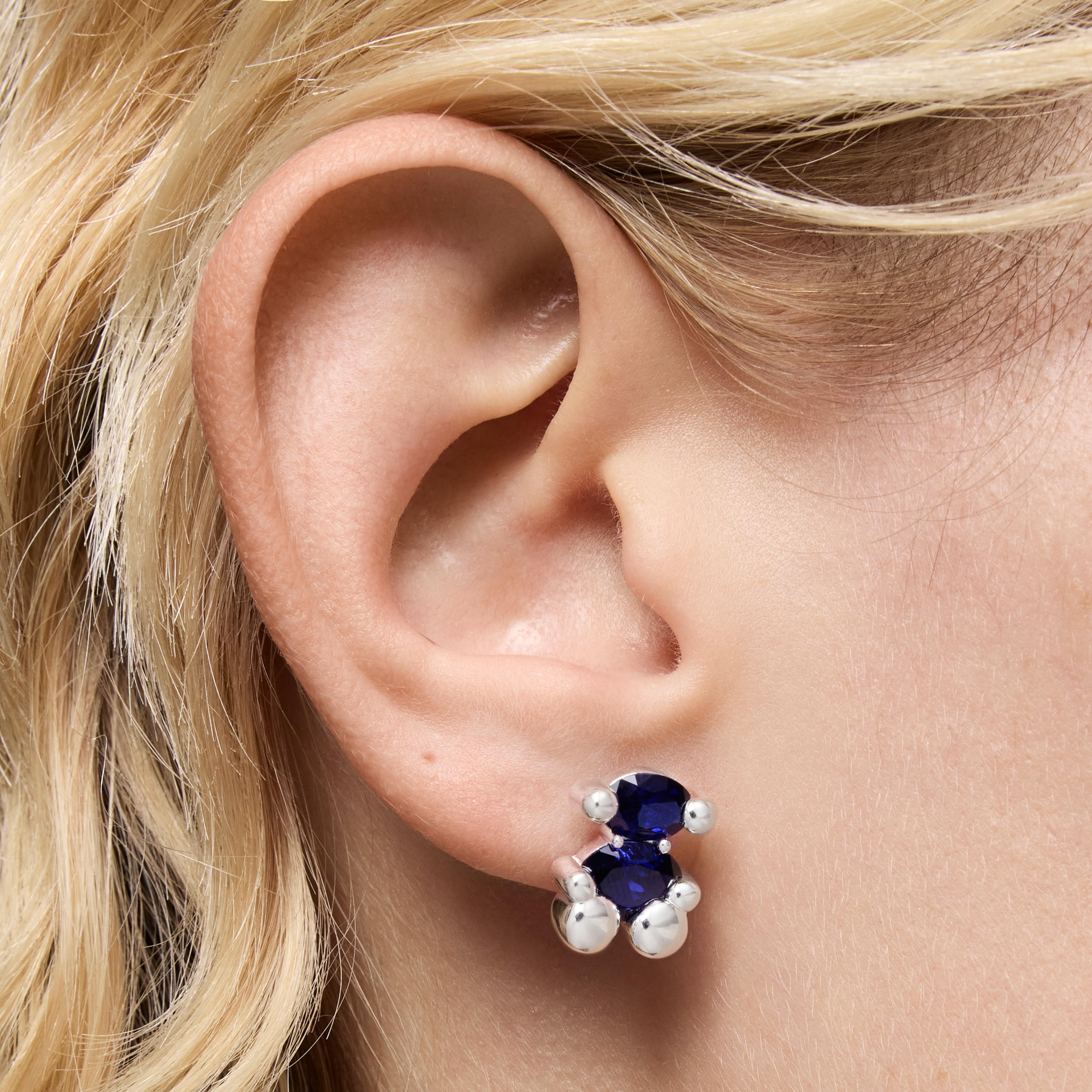 13 mm silver bear motif Earrings with lab-grown blue sapphire Color Bear LGG