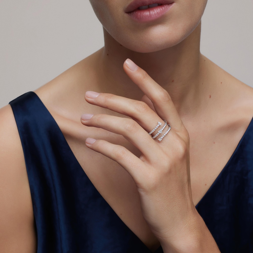 Trojit&yacute; Spir&aacute;lov&yacute; prsten TOUS ATELIER z&nbsp;b&iacute;l&eacute;ho zlata s&nbsp;diamanty